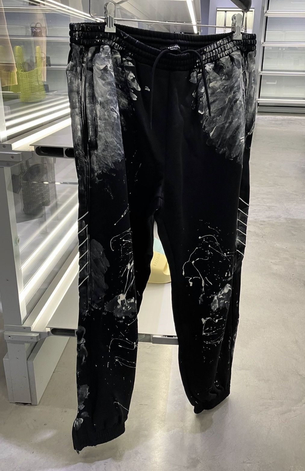 Balenciaga 🔥$1.6K VALUE🔥 Painted Splatter Tracksuit Jogger Pants Size US 36 / EU 52 - 1 Thumbnail