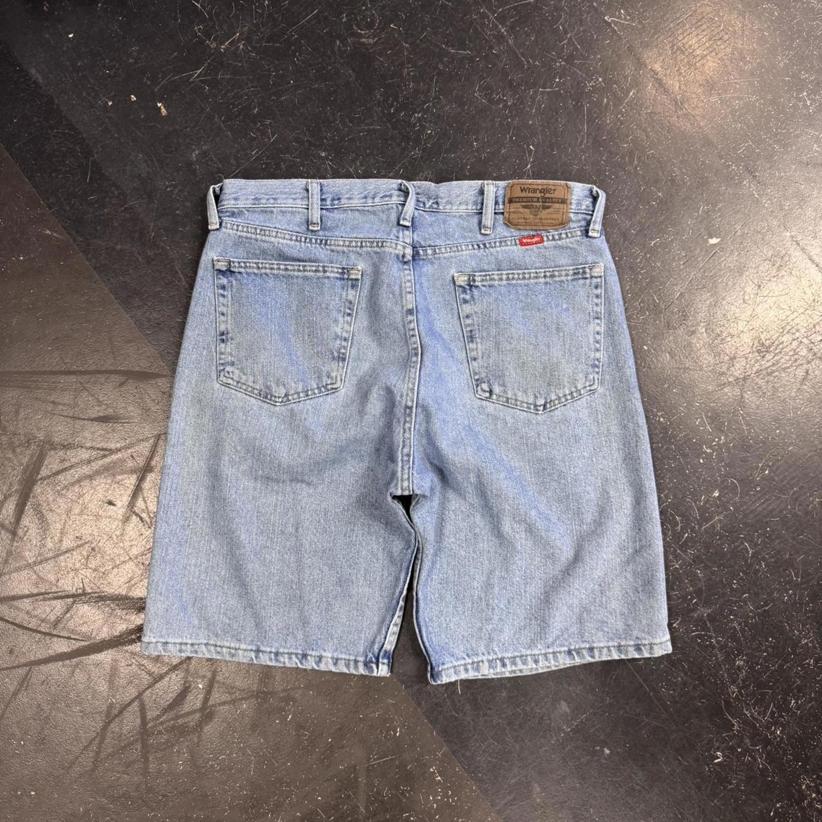 Wrangler Vintage Wrangler Light Wash Jorts Size US 32 / EU 48 - 1 Thumbnail