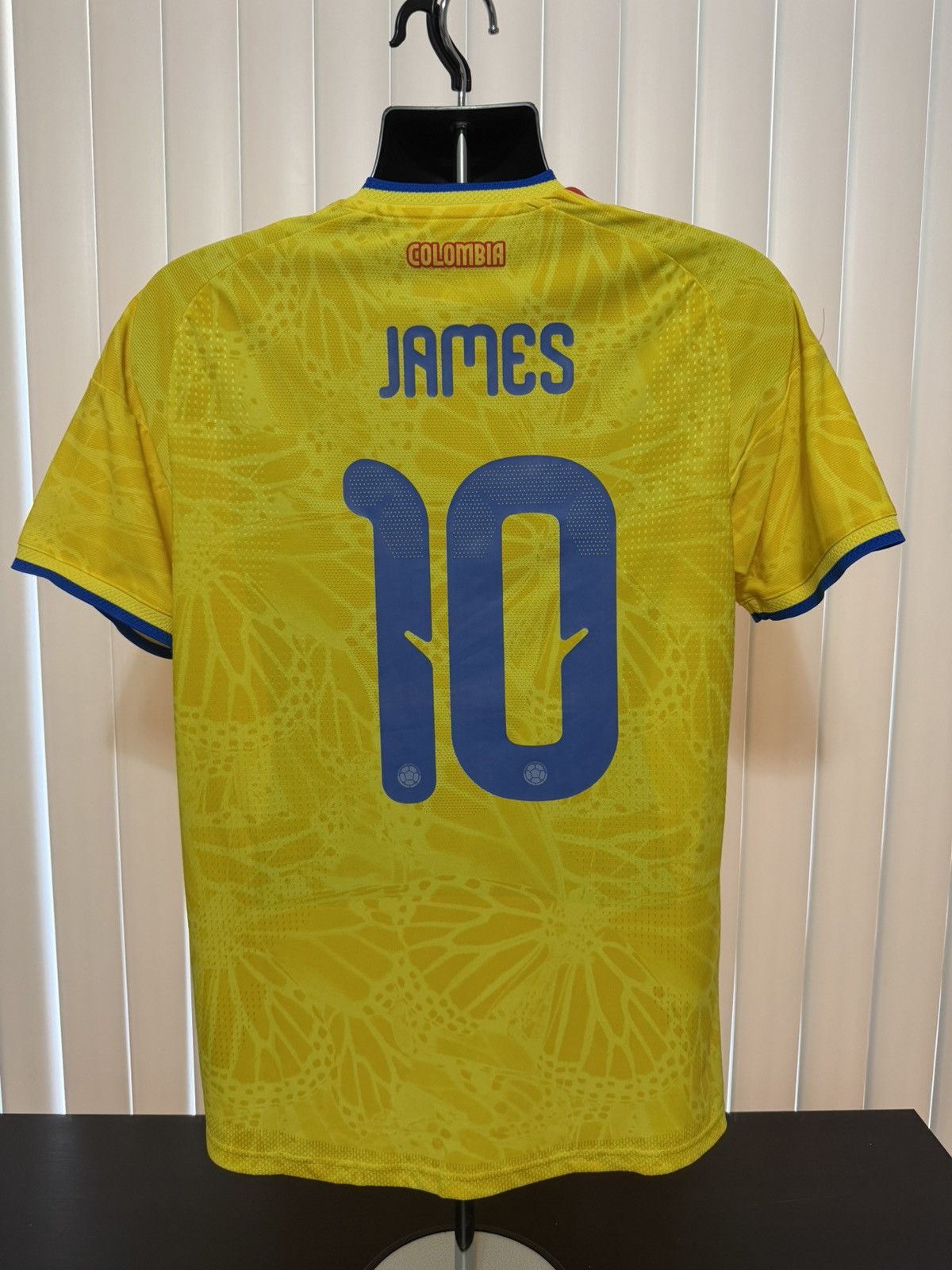 Adidas Colombian Home Jersey Size US M / EU 48-50 / 2 - 4 Thumbnail
