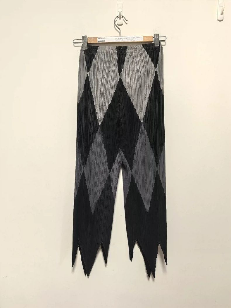 Issey Miyake Issey Miyake size:2 Black diamond-patterned trousers Size 23" - 2 Thumbnail