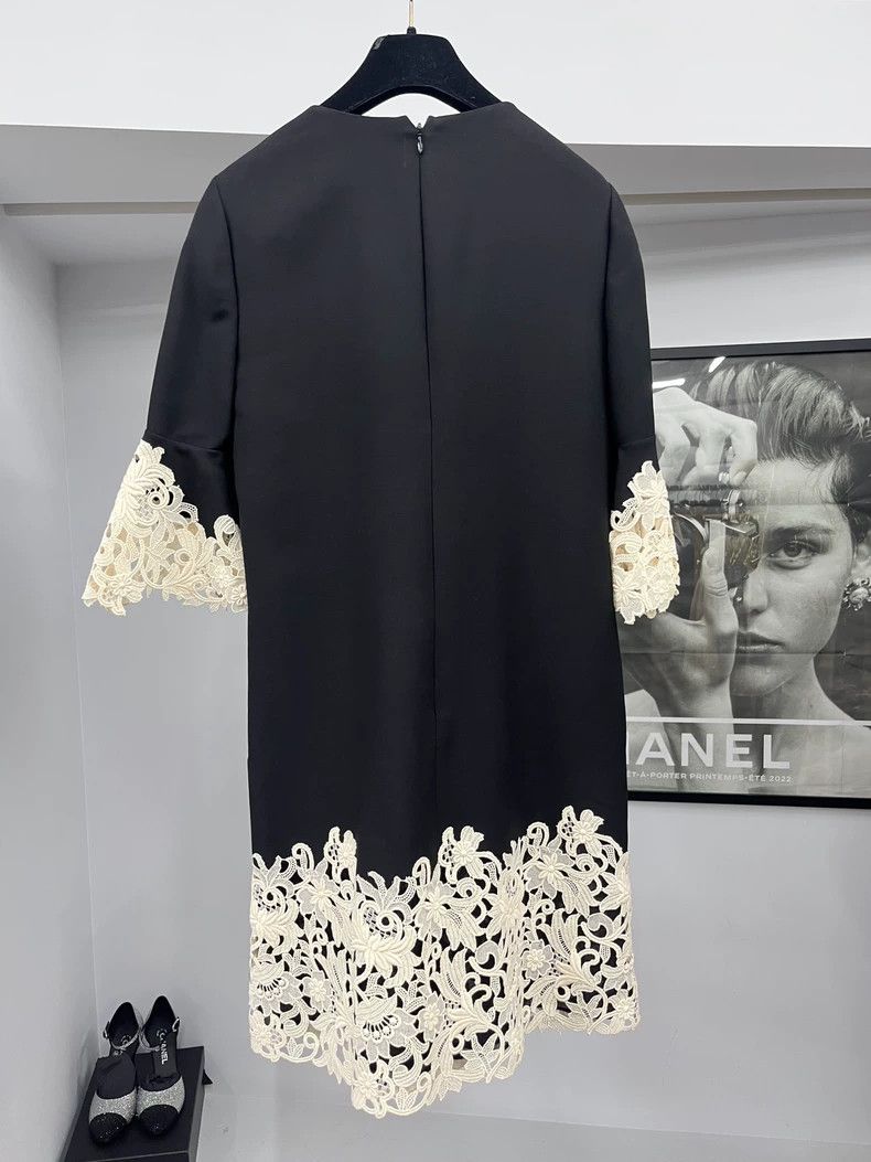 Valentino Valentino Black and white lace flower patchwork dress Size M / US 6-8 / IT 42-44 - 3 Thumbnail