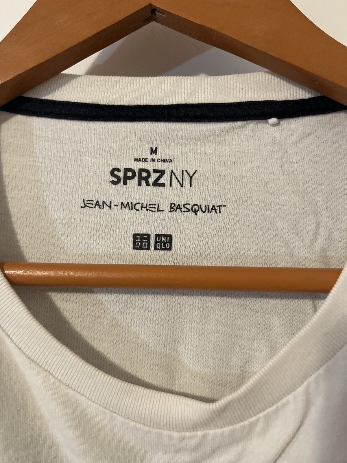 Uniqlo Basquiat collab Size US M / EU 48-50 / 2 - 3 Thumbnail