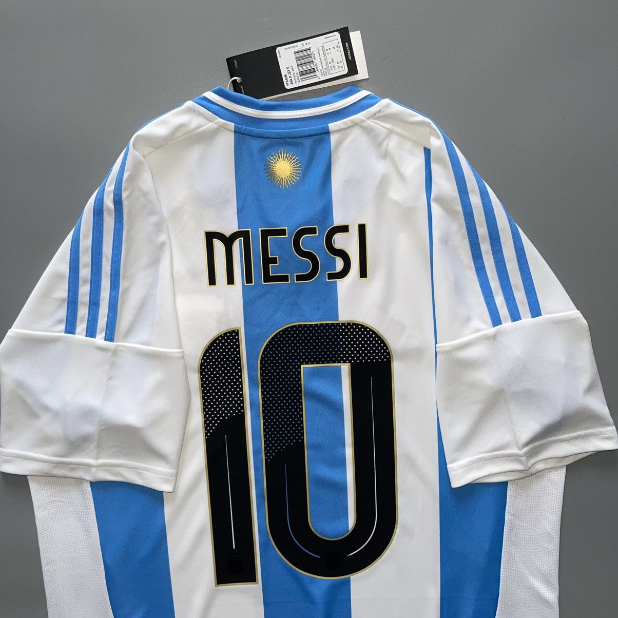 Other NWT ARGENTINA ADIDAS 2024 FOOTBALL HOME JERSEY #10 MESSI Size US M / EU 48-50 / 2 - 9 Thumbnail