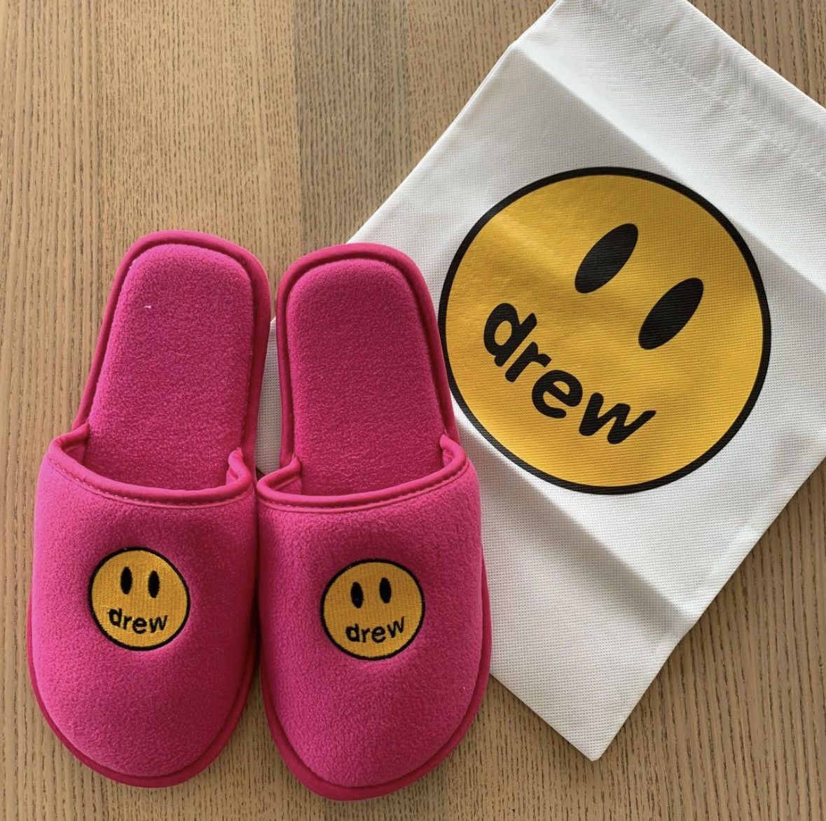 House fashion of drew slippers for