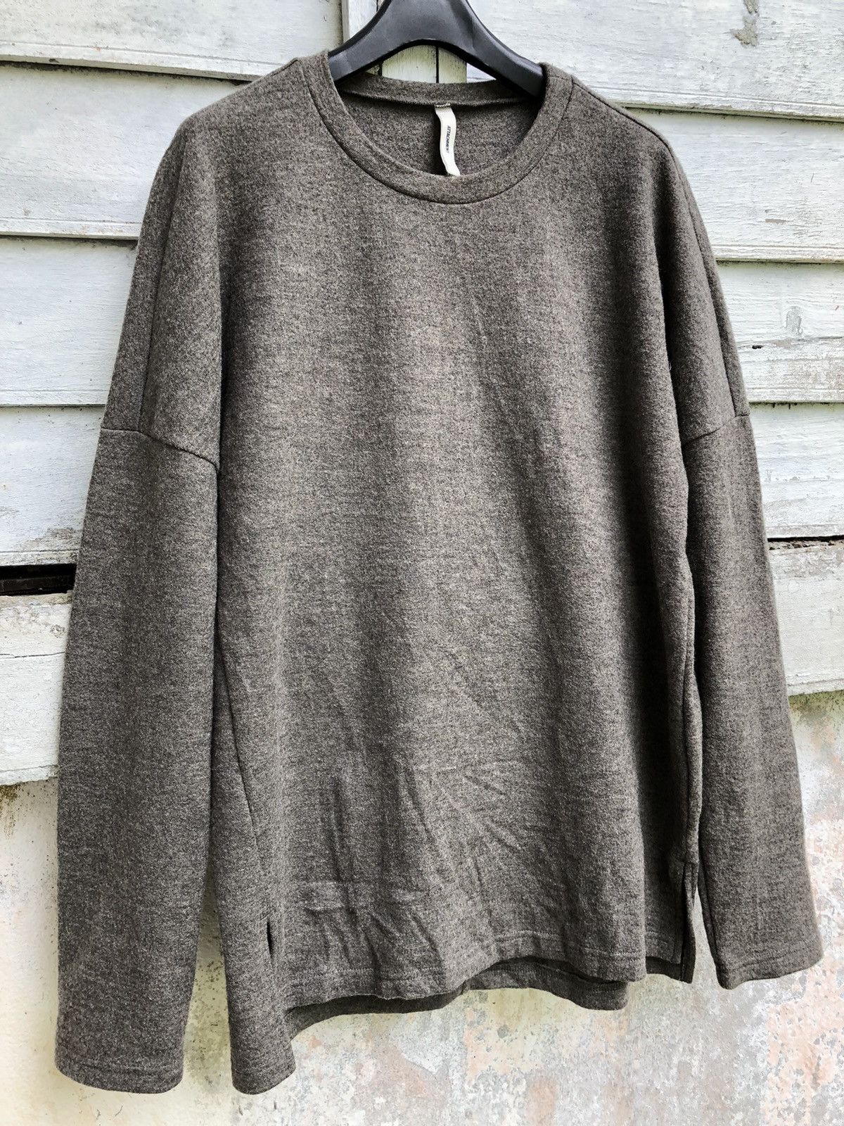 Attachment × Japanese Brand × Kazuyuki Kumagai Attachment Attachment Over Shoulder 100% Wool Sweater Size US L / EU 52-54 / 3 - 3 Thumbnail