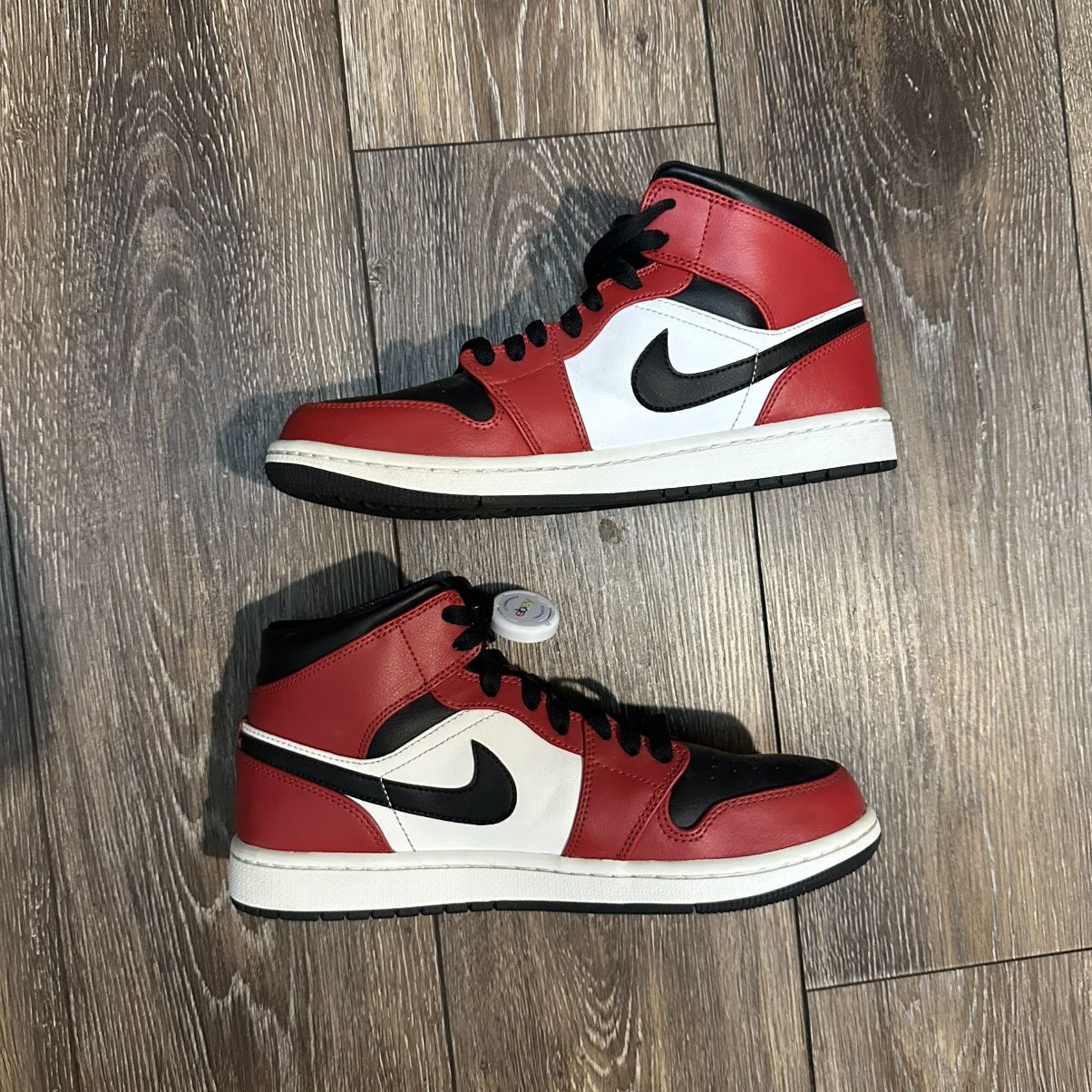 Jordan Brand Jordan 1 Mid “Chicago Black Toe” Size 8.5 Size US 8.5 / EU 41-42 - 2 Thumbnail