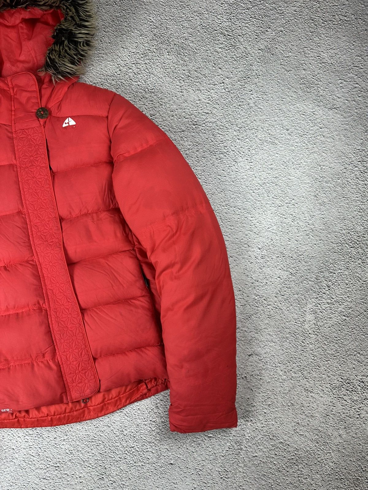 Nike ACG Vintage Nike ACG Down Puffer Jacket Washed Y2K Fur Fuzzy Size S / US 4 / IT 40 - 4 Thumbnail
