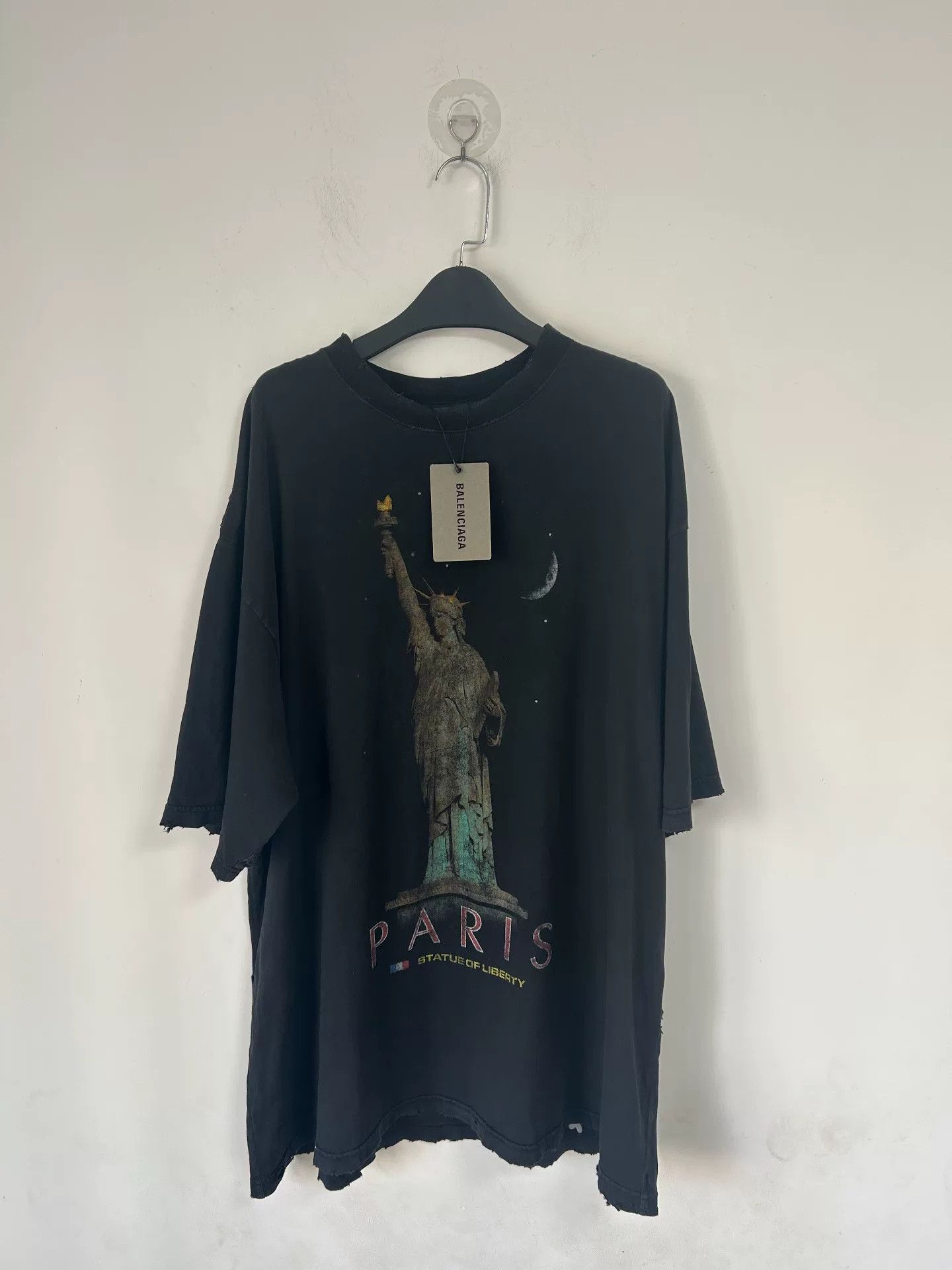 Balenciaga Balenciaga Statue of Liberty Black Tee XL Size US XL / EU 56 / 4 - 1 Thumbnail
