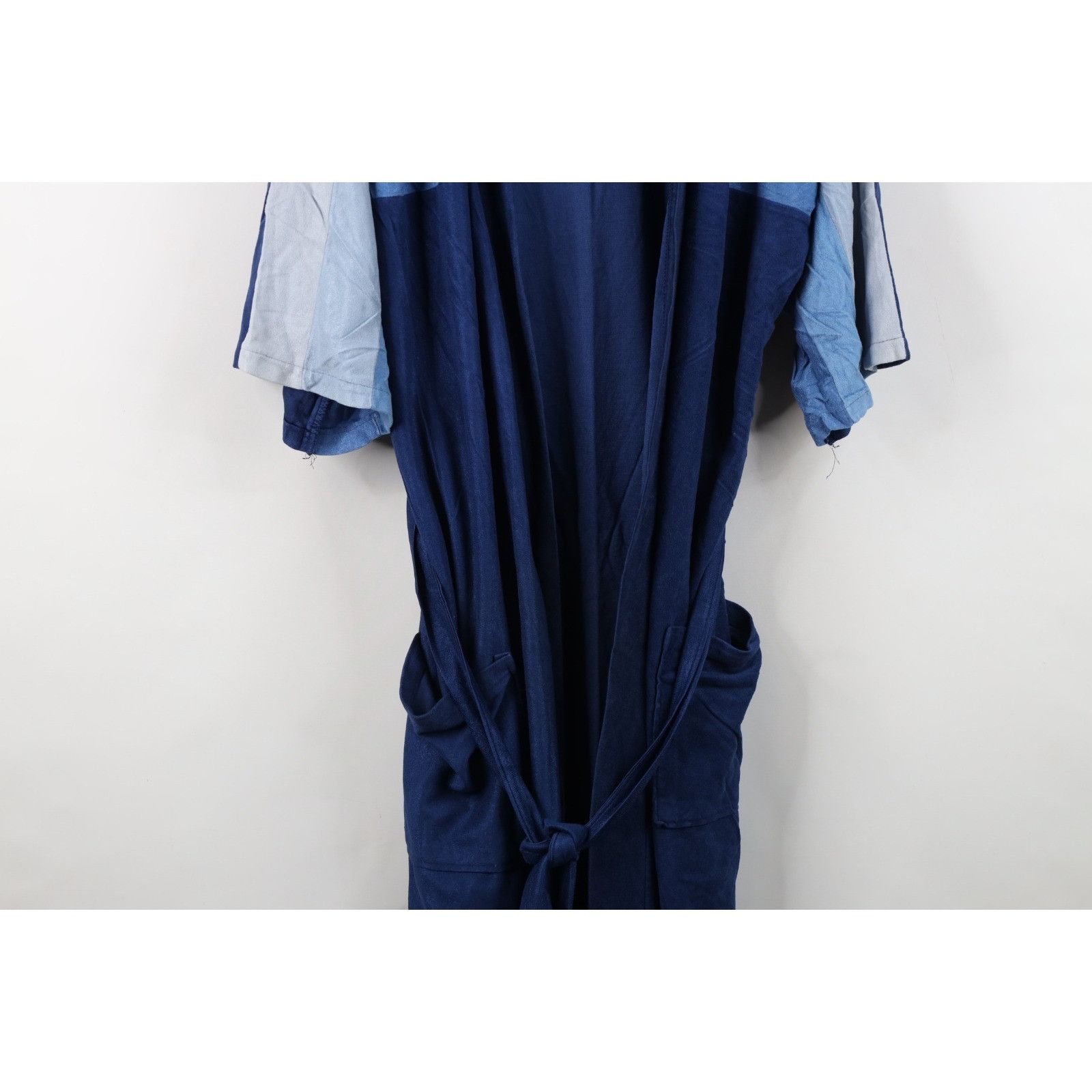 Vintage Vintage 70s Streetwear Distressed Striped Velour Robe Size US L / EU 52-54 / 3 - 3 Thumbnail