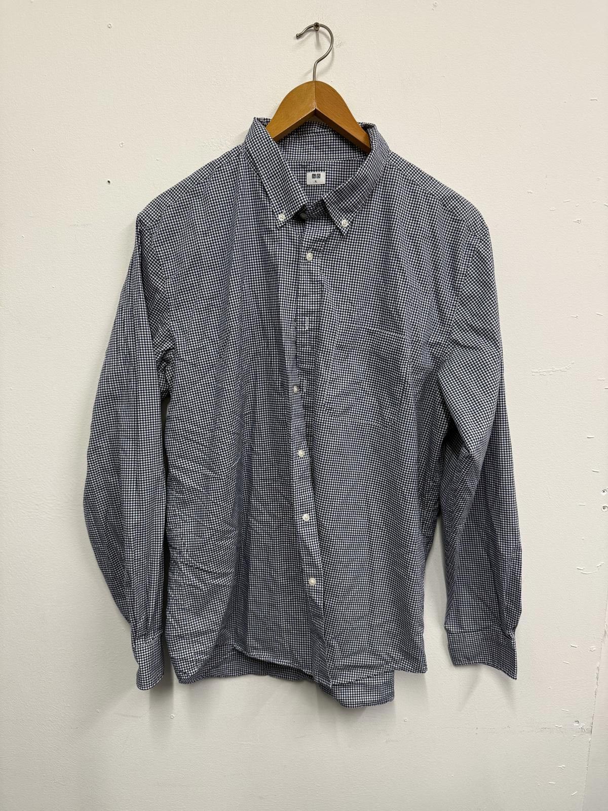 Uniqlo Uniqlo Men's XL Blue and White Checkered Button-Down Shirt Size US XL / EU 56 / 4 - 1 Thumbnail