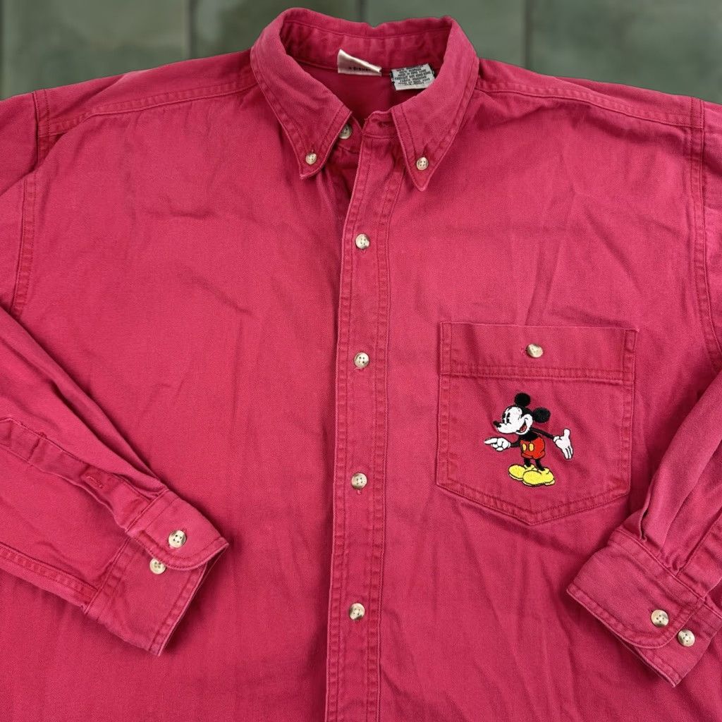Disney VINTAGE Disney Mickey Mouse Button-Up Shirt Men M Red 90s Collared Casual Buttons Disney World Store Size US M / EU 48-50 / 2 - 1 Thumbnail