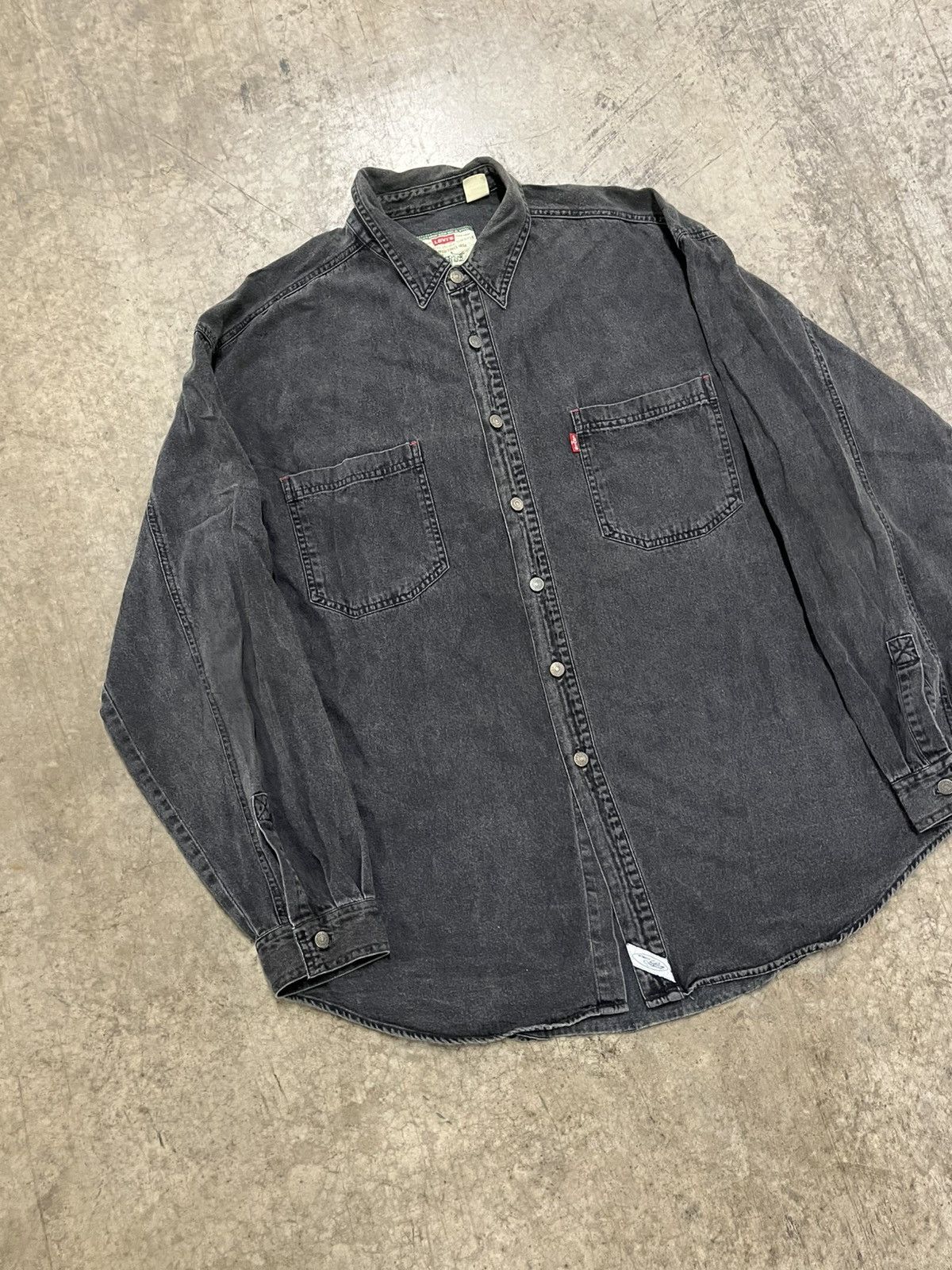 Levi's × Vintage Levi’s button up denim shirt preppy fall streetwear hype Size US XL / EU 56 / 4 - 3 Thumbnail