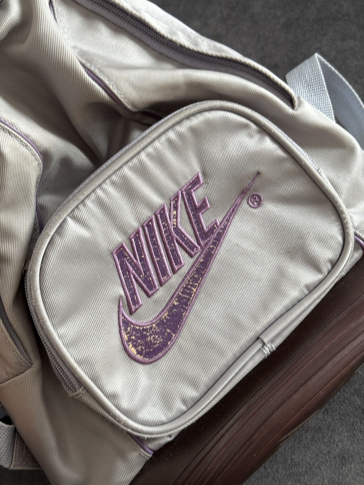 Vintage Vintage Y2K Nike Multi pocket Backpack Size ONE SIZE - 7 Thumbnail