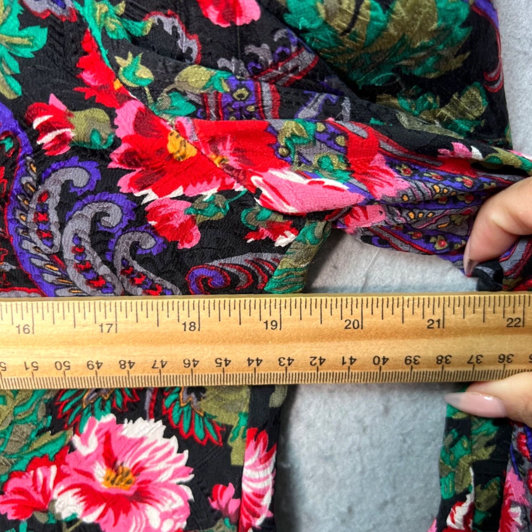 Vintage VINTAGE Richard Warren II Constance Saunders Floral & Paisley Blouse Womens S Black Long Sleeve Button Round Neck Shirt Dressy? Size S / US 4 / IT 40 - 4 Thumbnail