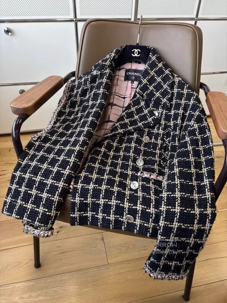 Chanel Chanel 21s black mixed colour plaid tweed mother-in-shell Size M / US 6-8 / IT 42-44 - 7 Thumbnail