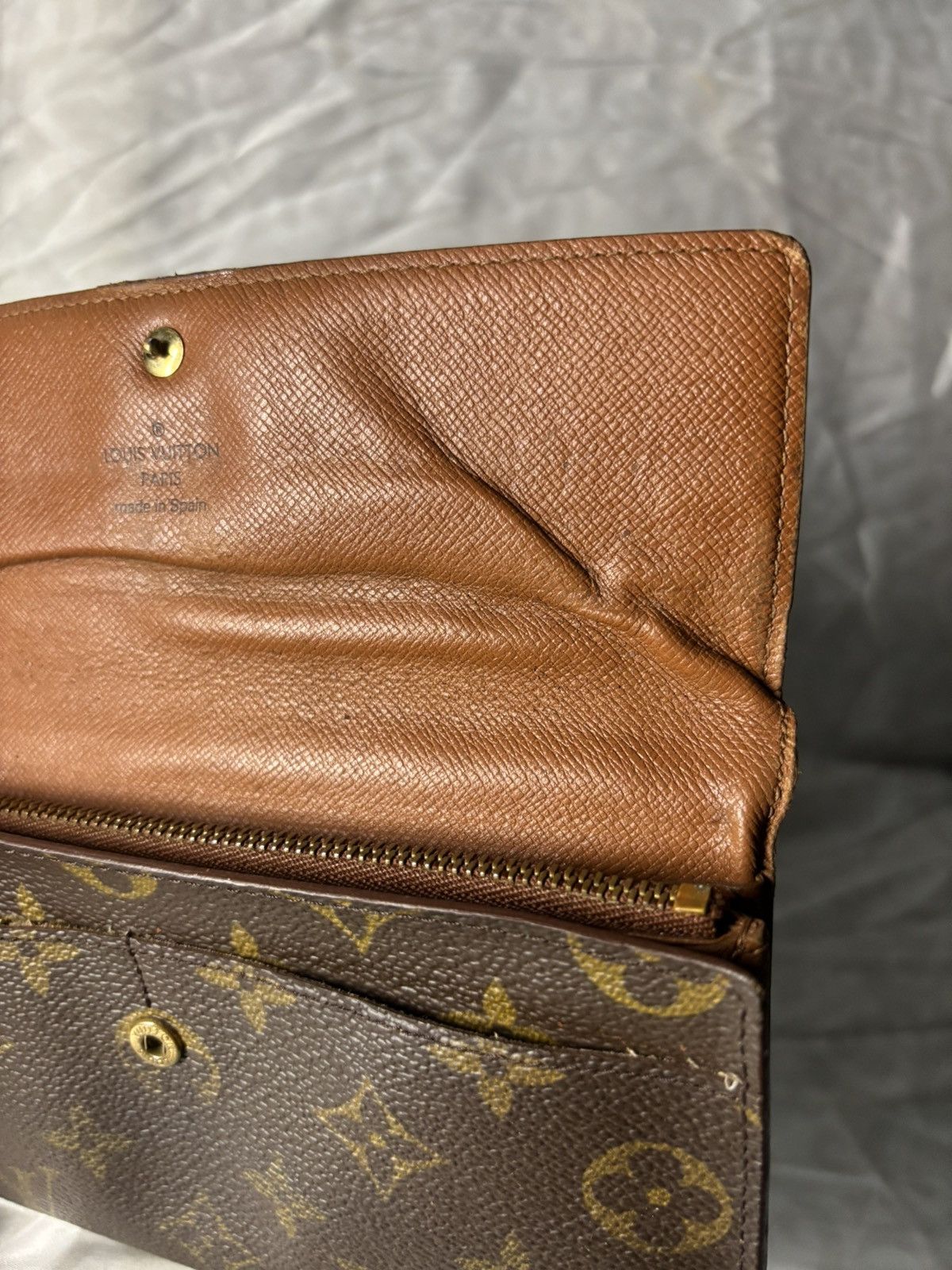 Louis Vuitton (very worn) Louis Vuitton Long Wallet Size ONE SIZE - 11 Thumbnail