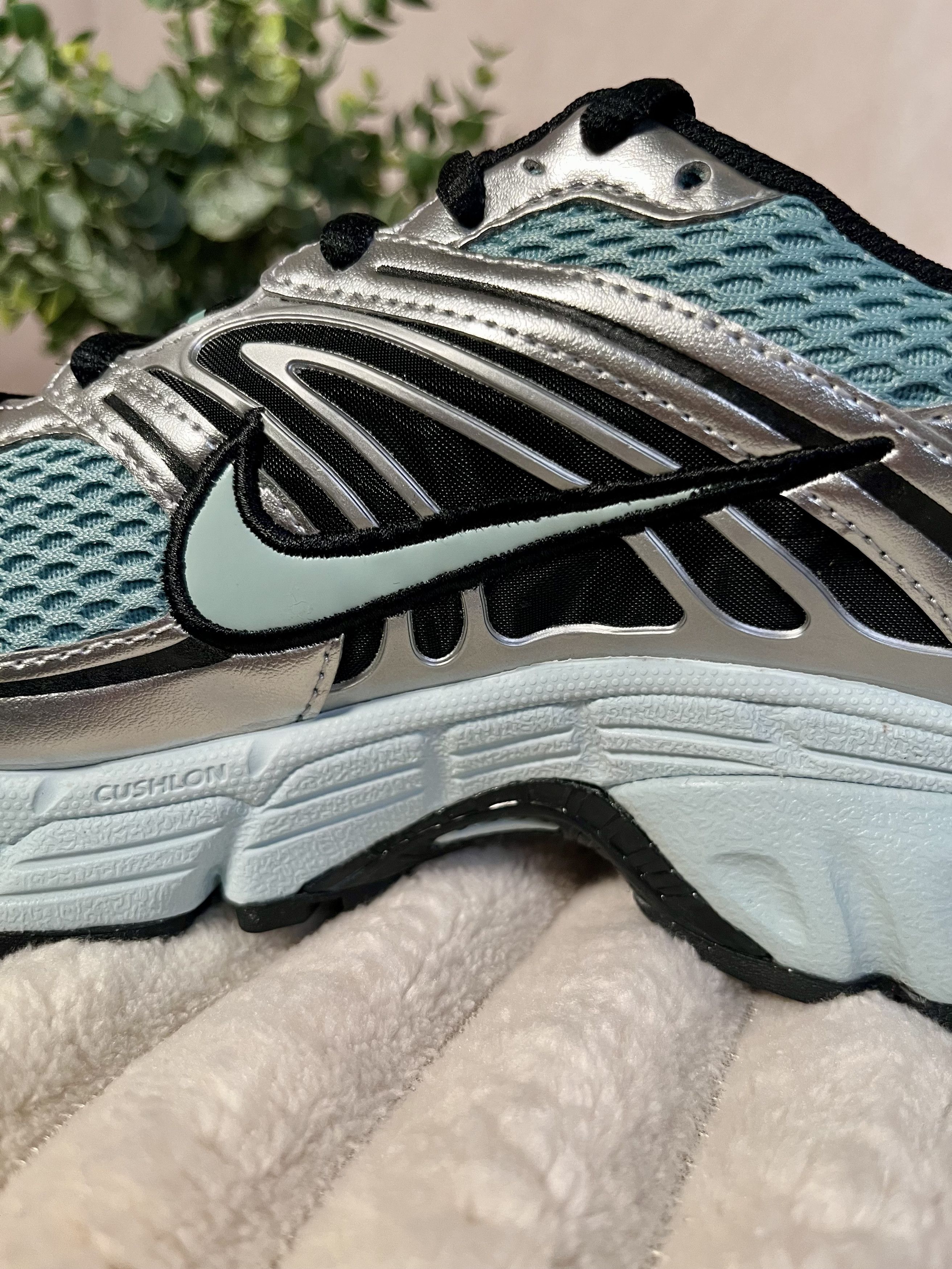 Nike Nike Air Max Moto 2K Size US 8.5 / IT 38.5 - 6 Thumbnail