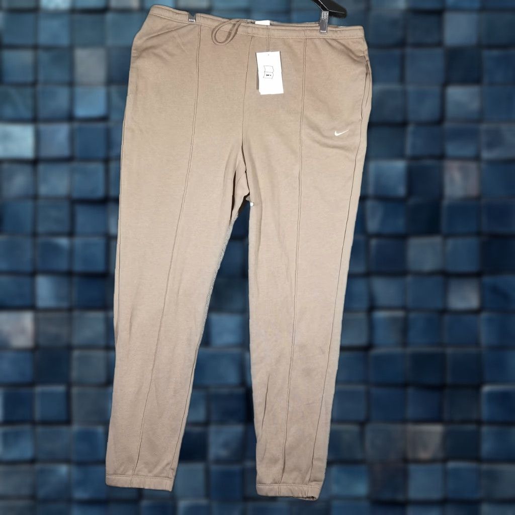 Nike Nike Pants Womens XL Brown Slim Fit High Rise Full Length Athletic FN2434-233 Size 40" / US 18 - 1 Thumbnail
