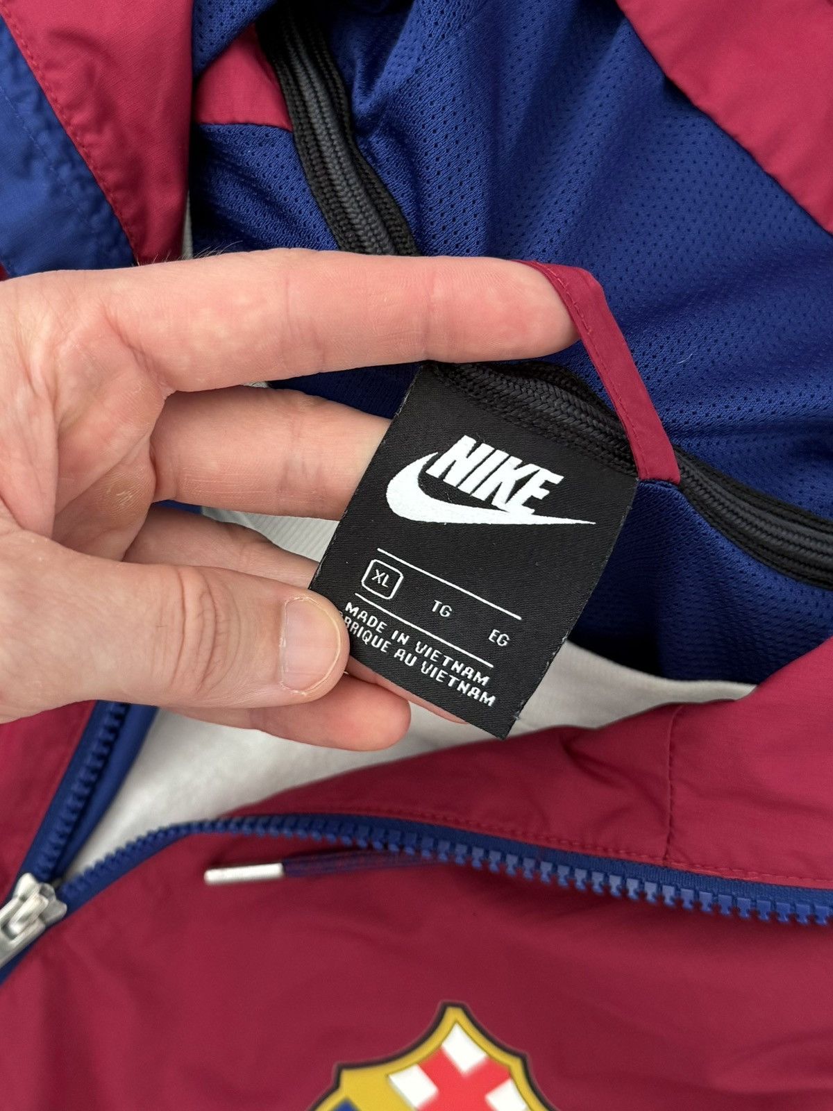 Nike Nike Y2K Barcelona Nylon Drill Soccer Blokecore Hype Jacket Size US XL / EU 56 / 4 - 6 Thumbnail