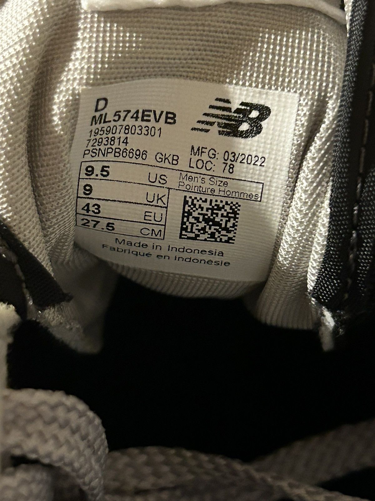 New Balance New Balance 574 ‘Black White’ (M9.5) Size US 9.5 / EU 42-43 - 5 Thumbnail