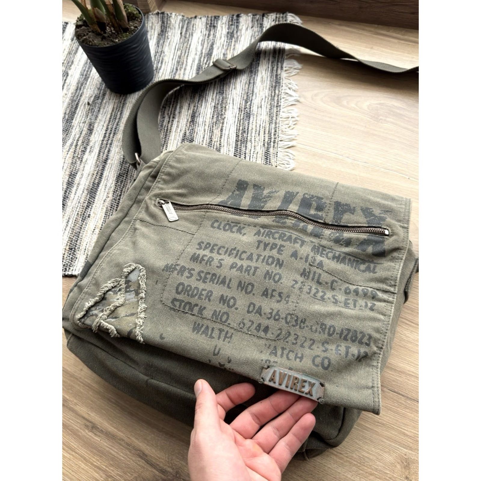 Avirex VINTAGE Avirex USA ARMY Military Crossbody Shoulder Bag Men Large Green 90s Retro Casual Size ONE SIZE - 6 Thumbnail