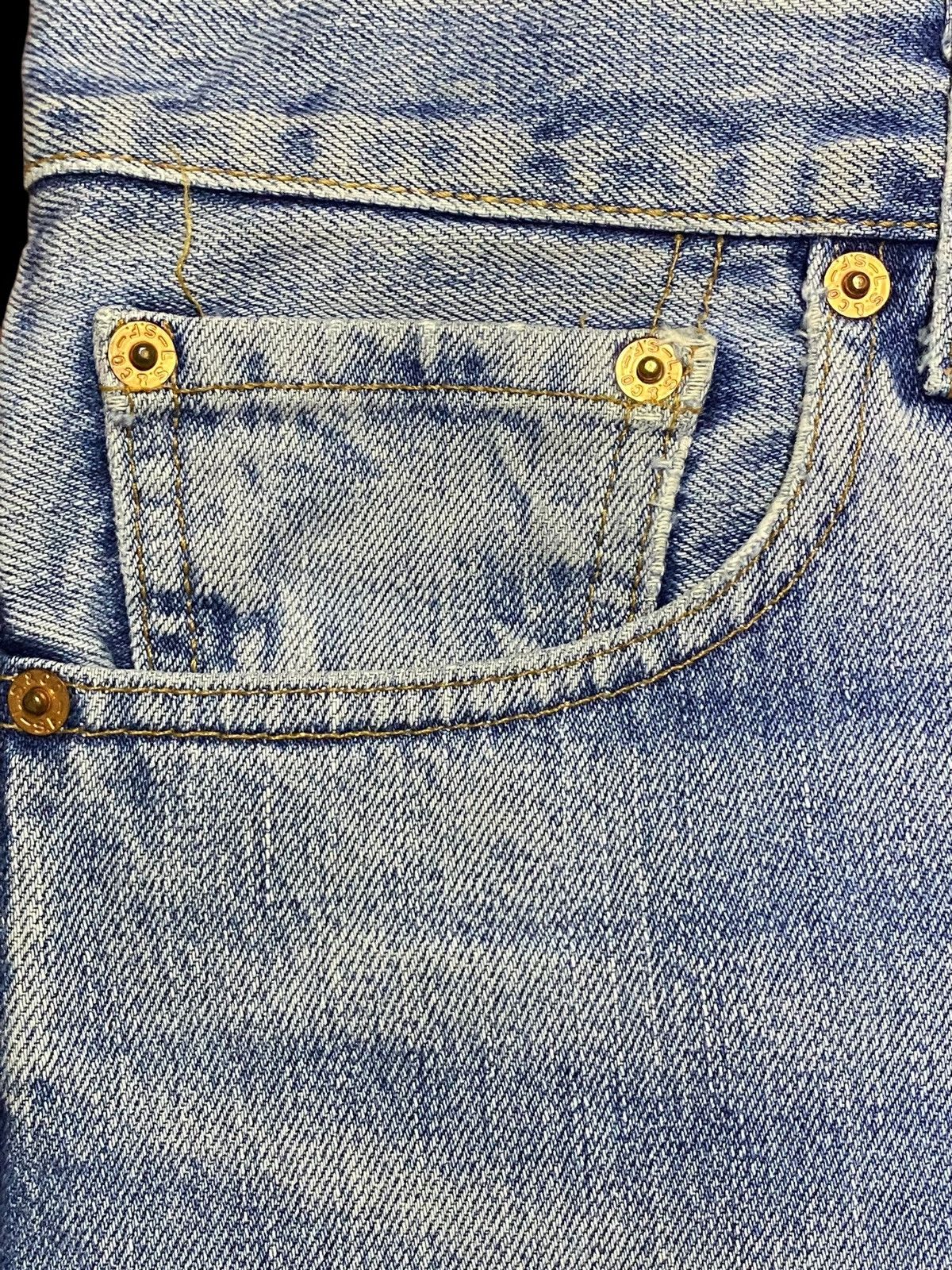 Levi's Vintage Clothing Vintage Levis 505 Y2K Faded Wash Distressed Style Loose Jean Size US 33 - 11 Thumbnail