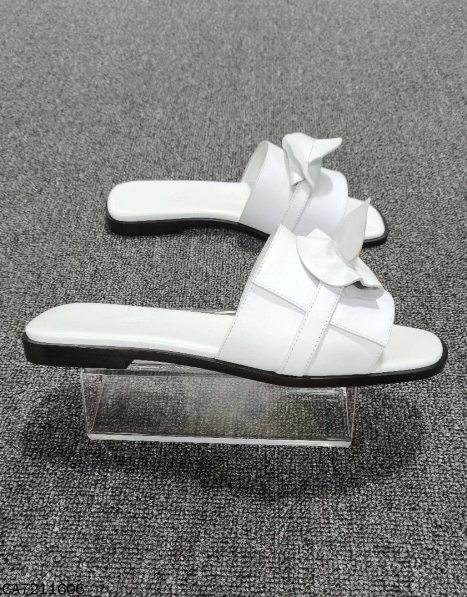 Hermes HERMES white kelly silver buckle slide sandals 37 Size US 6 / IT 36 - 4 Thumbnail
