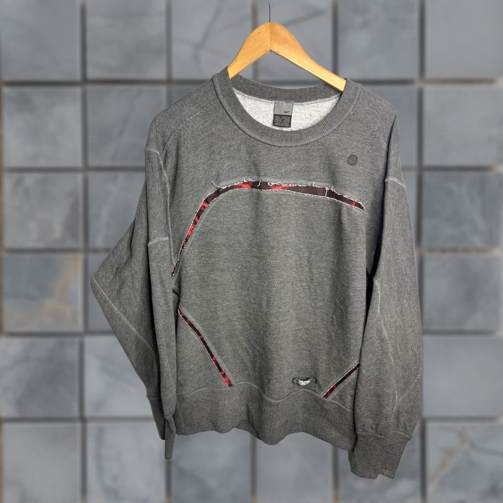Nike VTG Nike Sweatshirt Mens L Gray Outdoor Basketball Crewneck Distressed Pullover Size US L / EU 52-54 / 3 - 1 Thumbnail