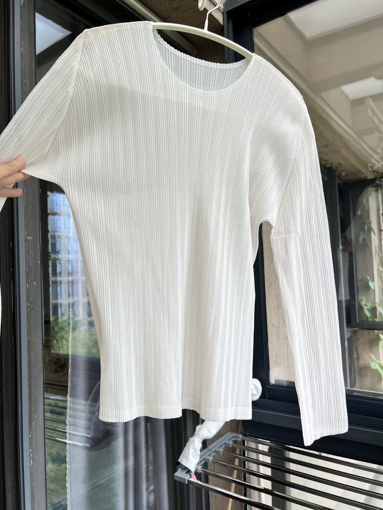 Issey Miyake issey miyake size:one size A long-sleeved white T-shirt wi Size XS / US 0-2 / IT 36-38 - 1 Thumbnail