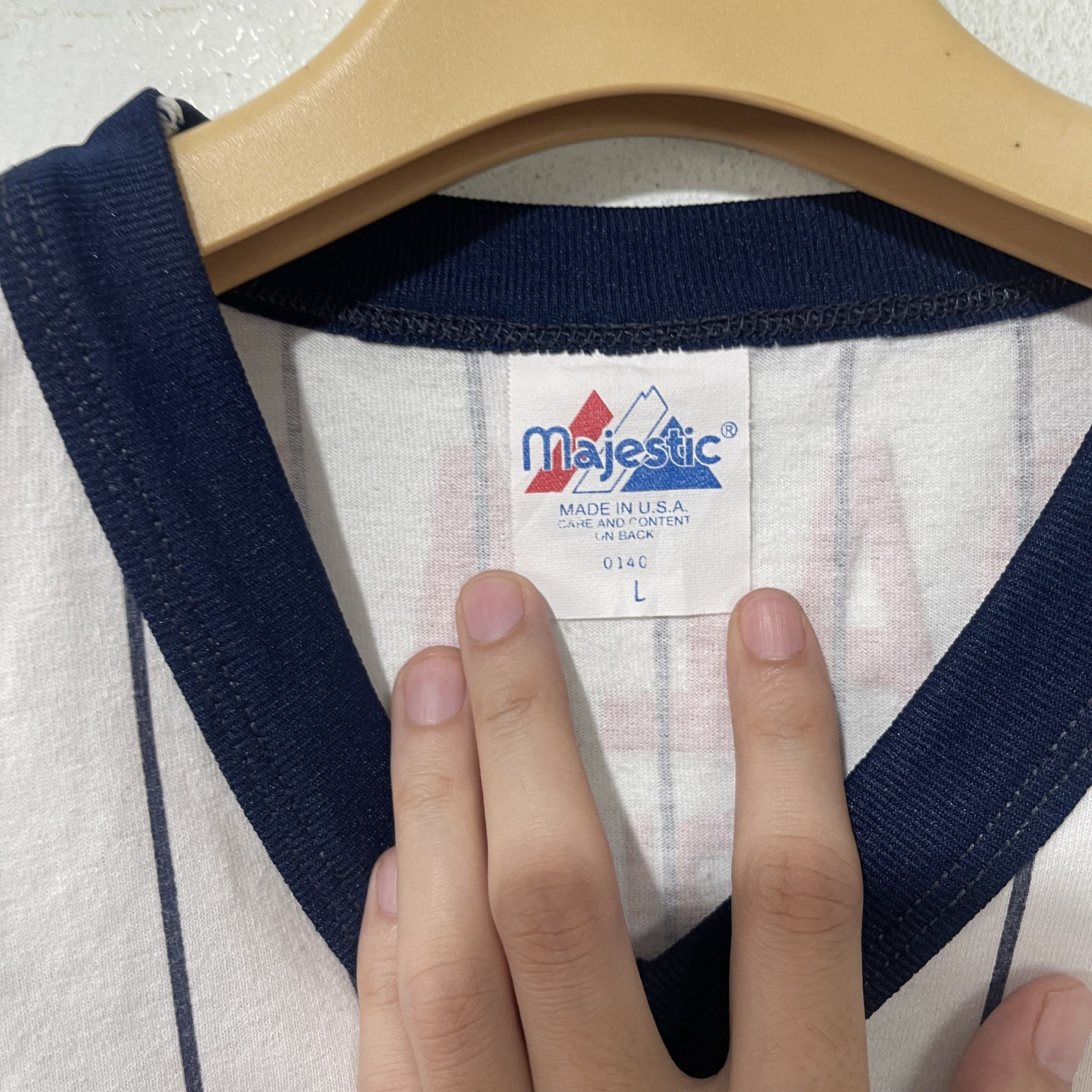 MLB Vintage Minnesota Twins Pinstripe V-Neck T-Shirt Size US L / EU 52-54 / 3 - 6 Thumbnail