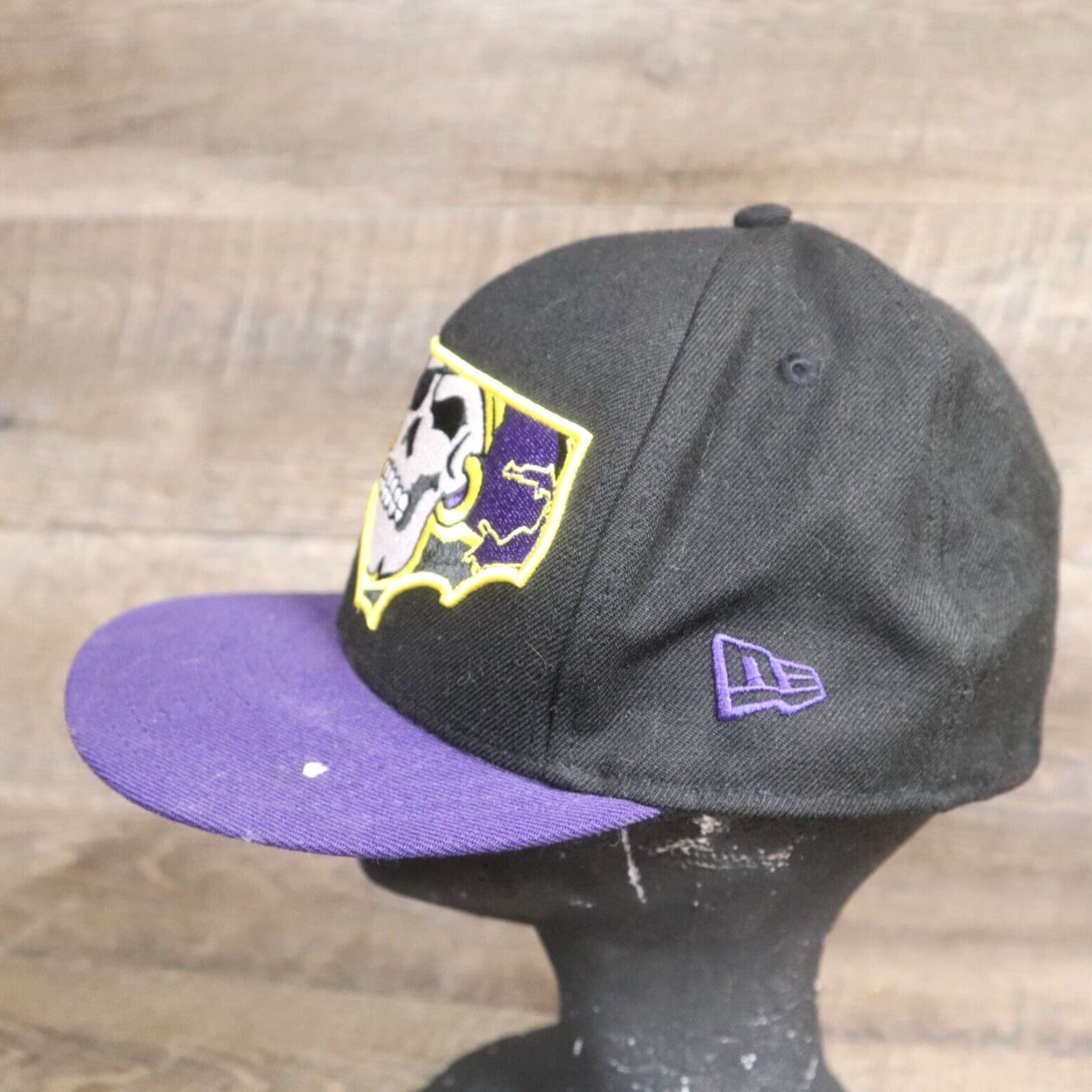 New Era ECU Pirates Hat Strapback Cap Purple NCAA Adjustable Adult Size 7 55.8cm New Era Baseball Cap College University Pirates Size ONE SIZE - 4 Thumbnail