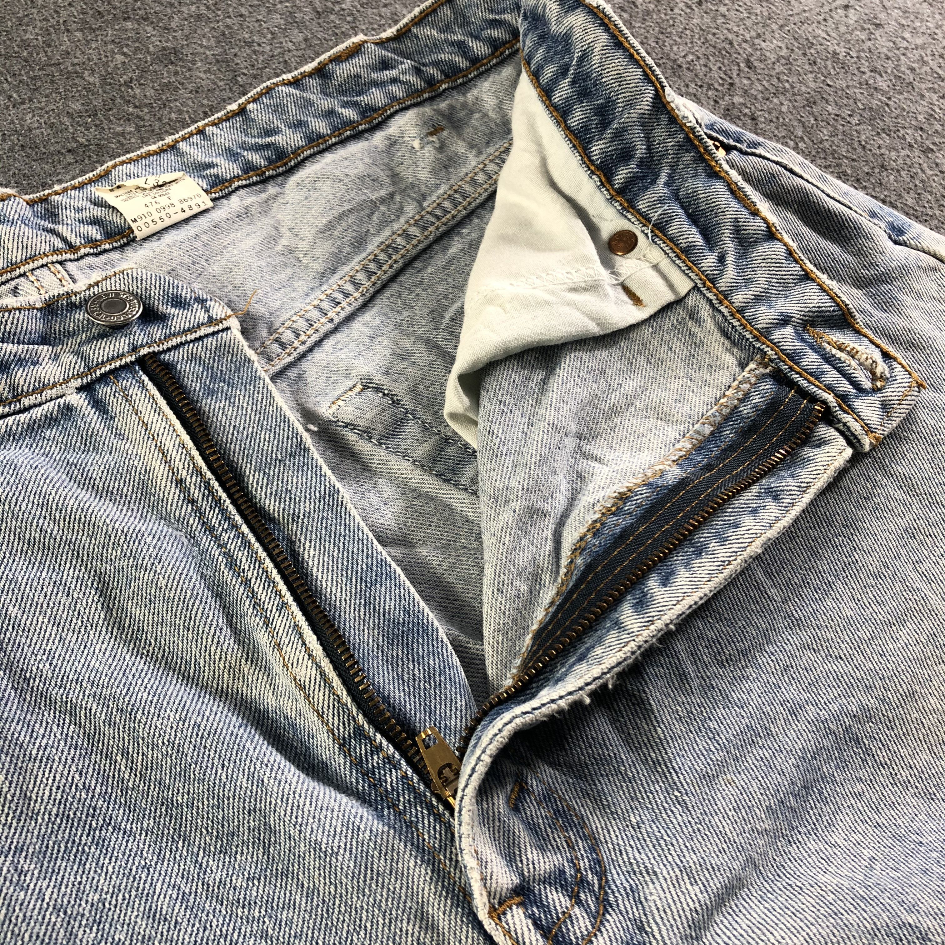 Levi's 90s Vintage Light Wash Levis 550 Jeans-J4515 Size US 37 - 8 Thumbnail
