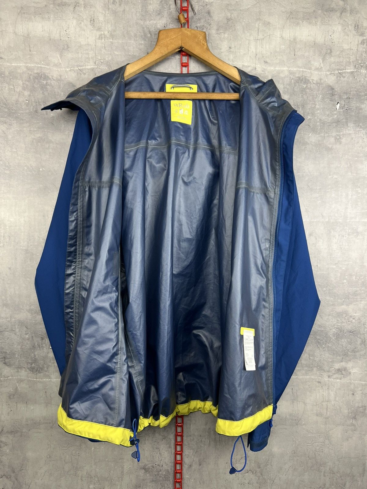 Rab RAB Men's Downpour Eco Hooded Jacket Blue Size XL Size US XL / EU 56 / 4 - 2 Thumbnail