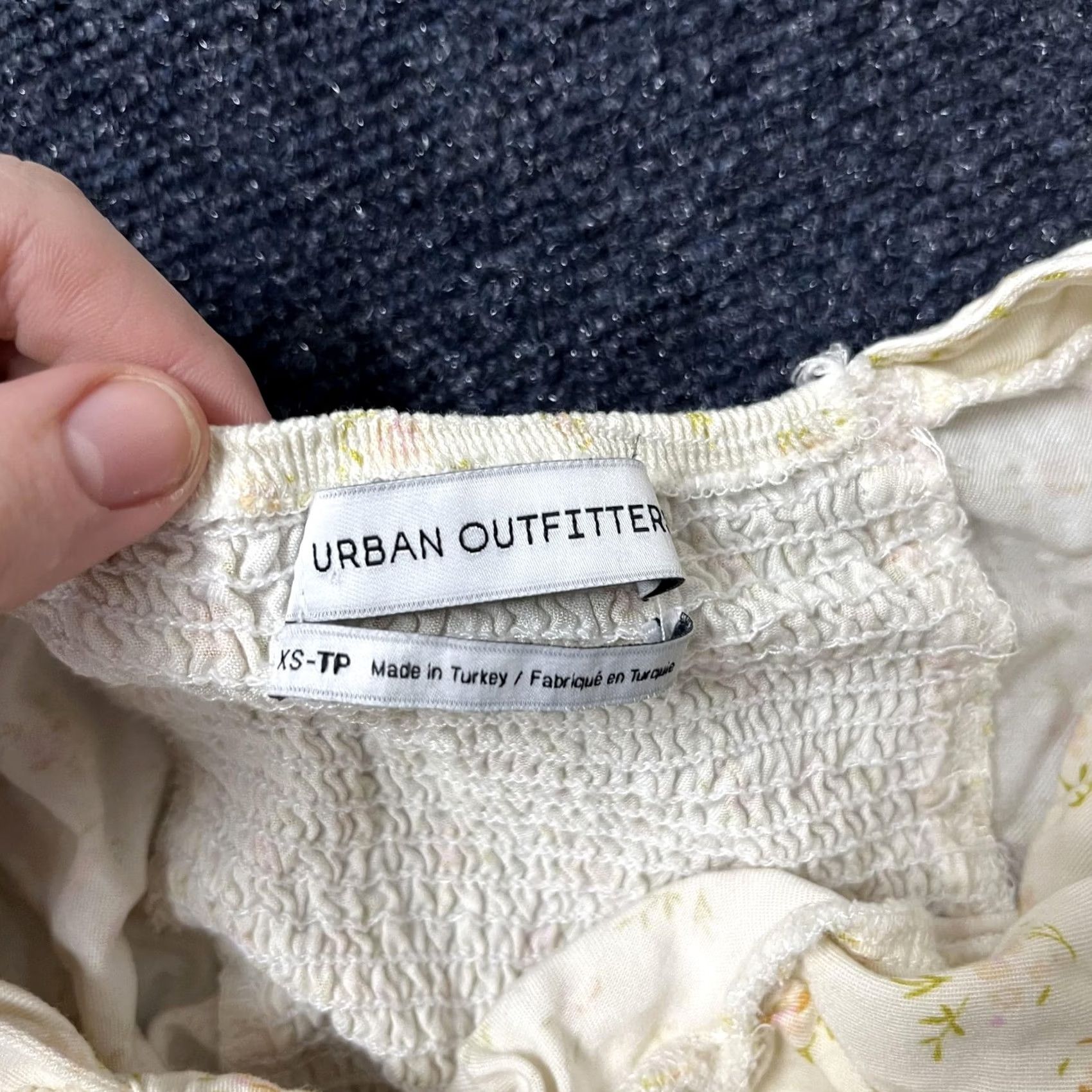 Urban Outfitters VINTAGE? No. Urban Outfitters Blouse Womens XS White Floral Puff Sleeve Square Neck Crop Size XS / US 0-2 / IT 36-38 - 2 Thumbnail
