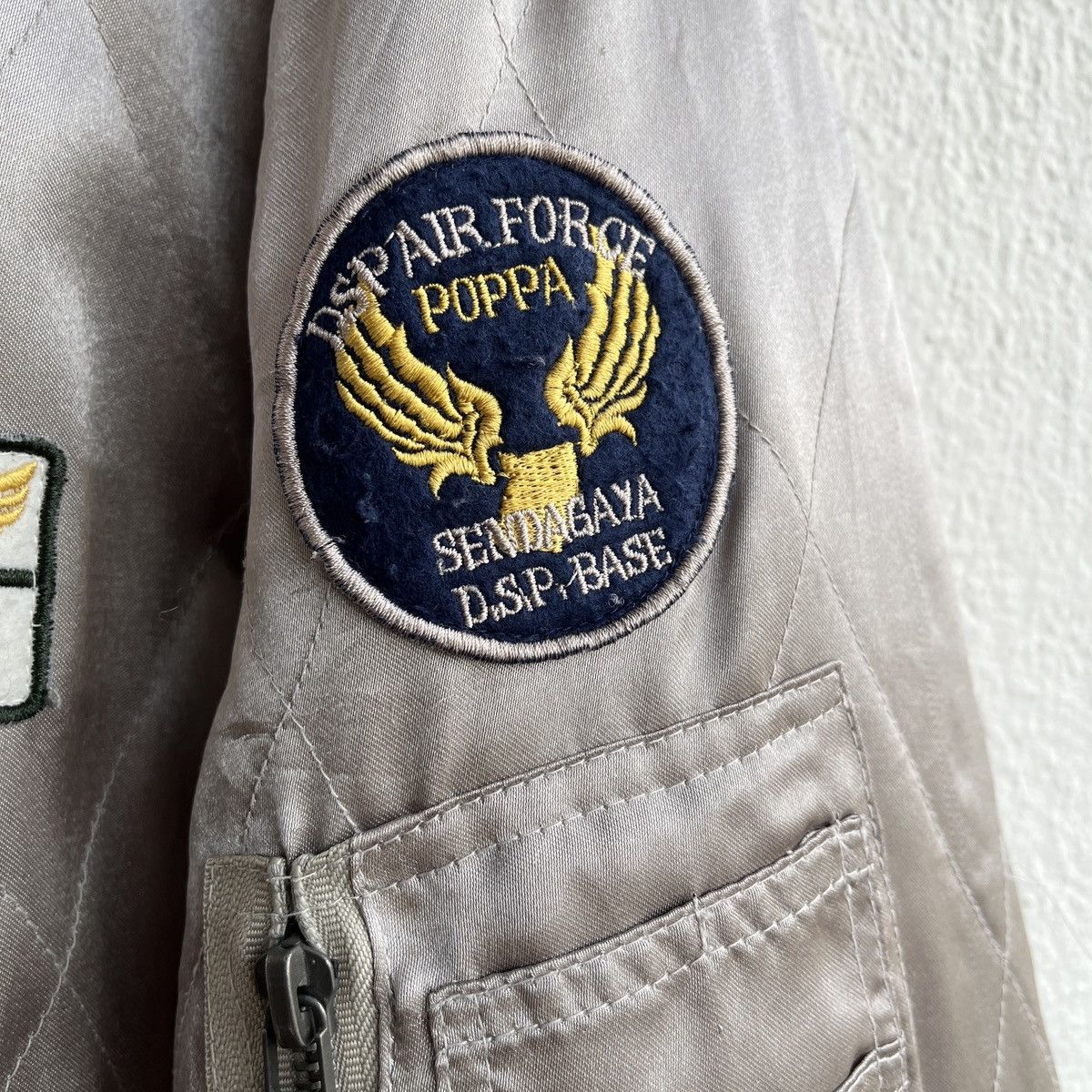 Vintage VINTAGE POPPA DRUG STORE SATIN PATCHES BOMBER JACKET Size US L / EU 52-54 / 3 - 11 Thumbnail