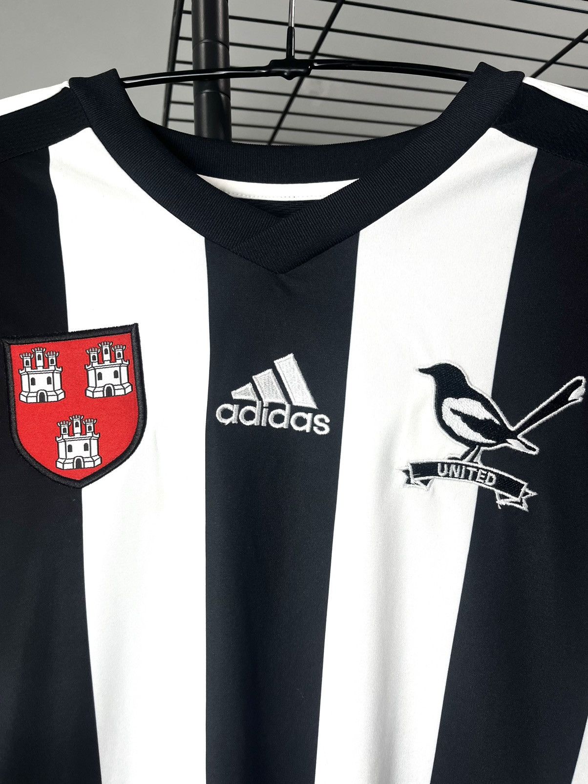 Adidas 2015 Adidas Newcastle Perez United Soccer Jersey T Shirt Size US L / EU 52-54 / 3 - 3 Thumbnail
