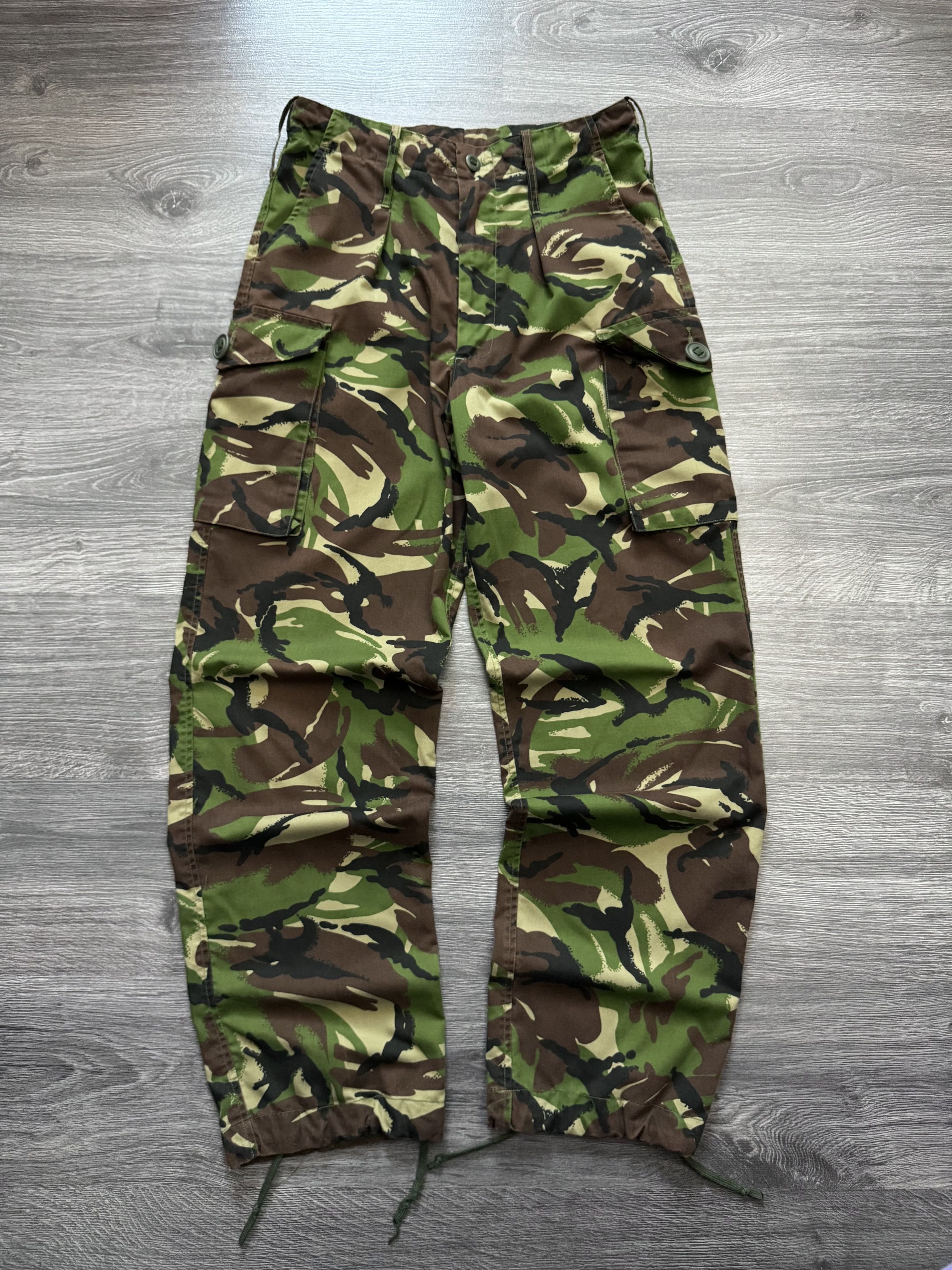 Vintage Vintage Military Camo Pants Baggy Cargos y2k Size US 30 / EU 46 - 1 Thumbnail