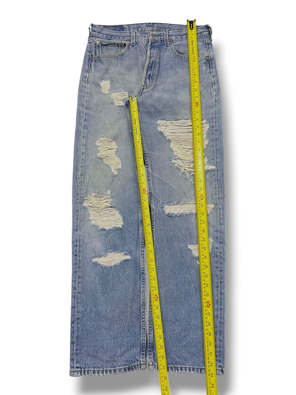 Levi's Vintage 00s Levi’s 501 - Faded Light Wash, Heavy Distressed Size US 30 / EU 46 - 16 Thumbnail