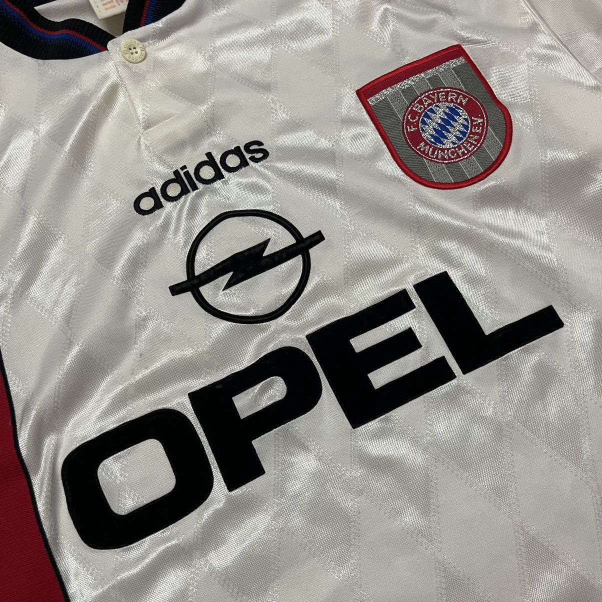 Japanese Brand × Vintage Authentic Vintage Buyern Munich Home 1996-1997 Jersey Size US L / EU 52-54 / 3 - 3 Thumbnail