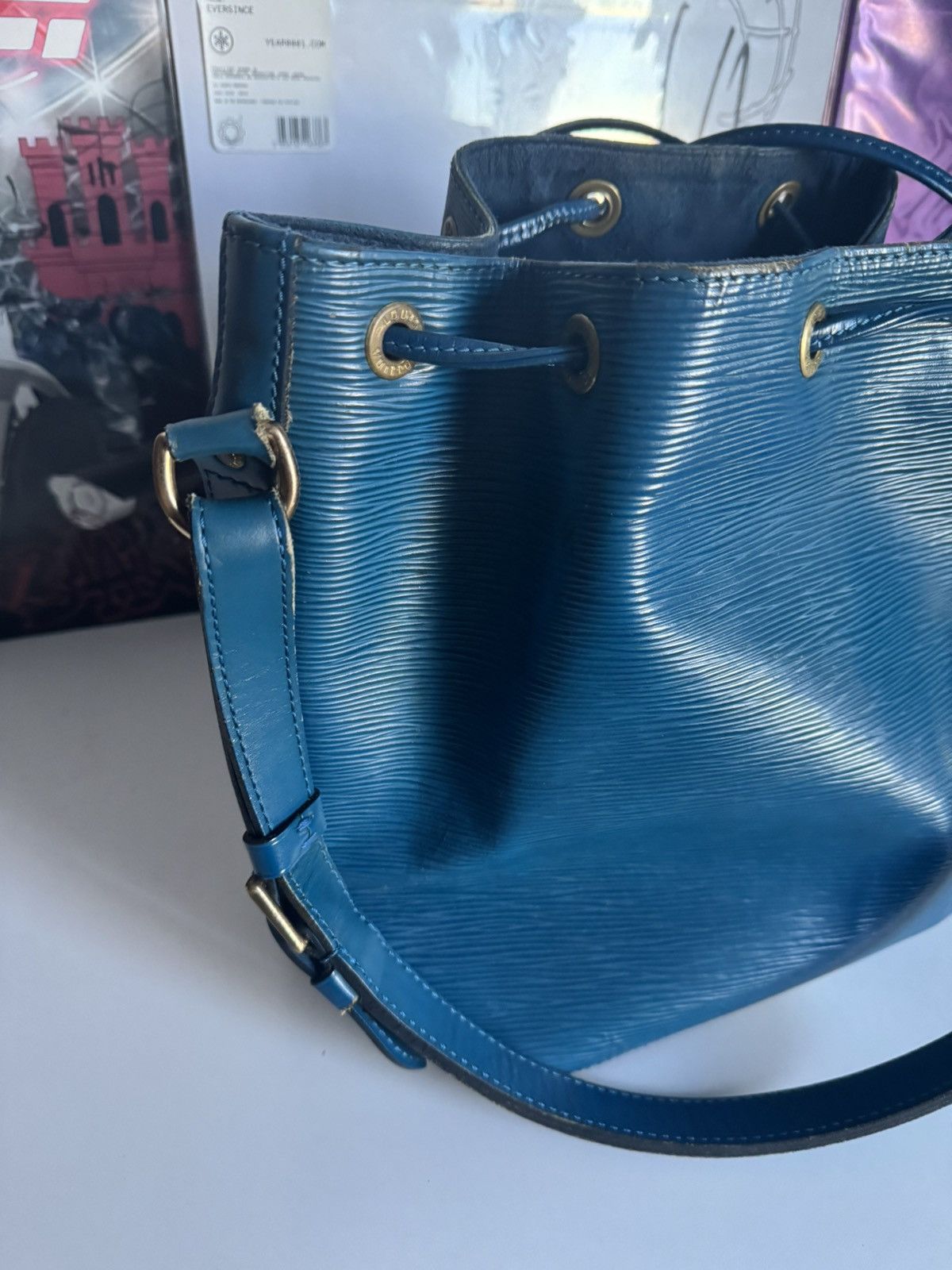Louis Vuitton Louis Vuitton Noé leather crossbody bag luxury Designer Size ONE SIZE - 9 Thumbnail