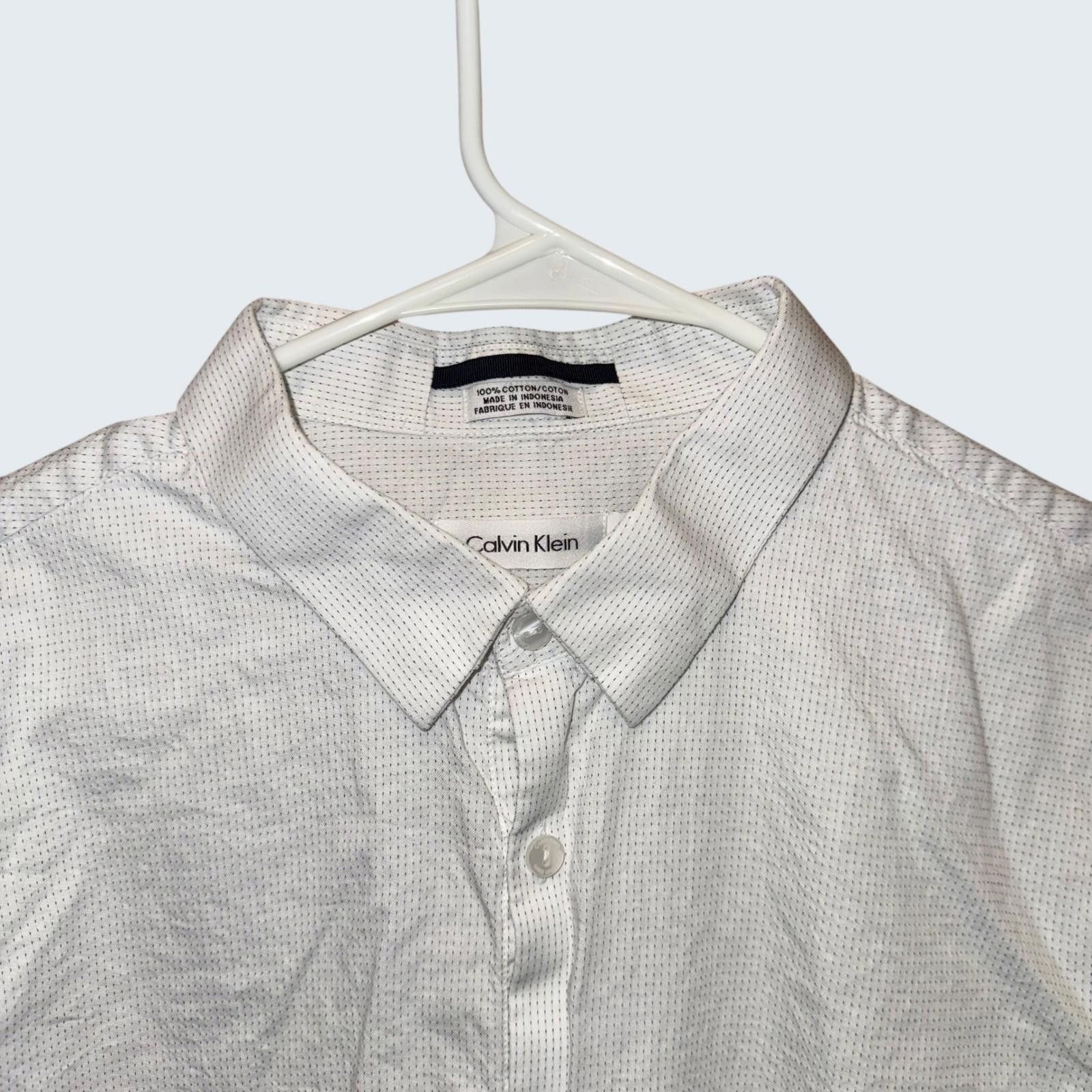 Calvin Klein Calvin Klein Mens Slim Micro Dot Button Down L Long Sleeve Size US L / EU 52-54 / 3 - 2 Thumbnail