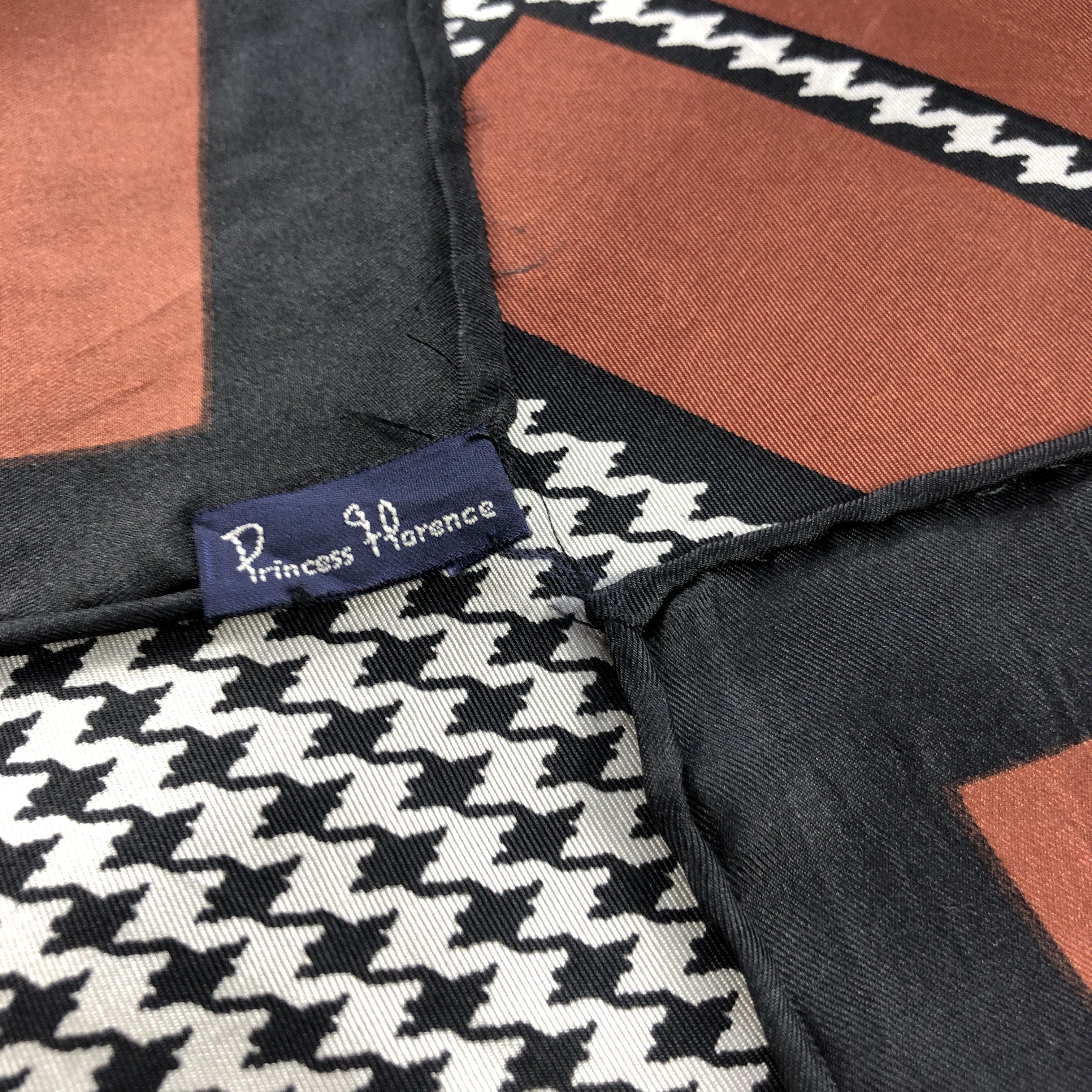 Japanese Brand Princess Florance Hand Rolled Houndstooth Silk Scarf M1060 Size ONE SIZE - 5 Thumbnail