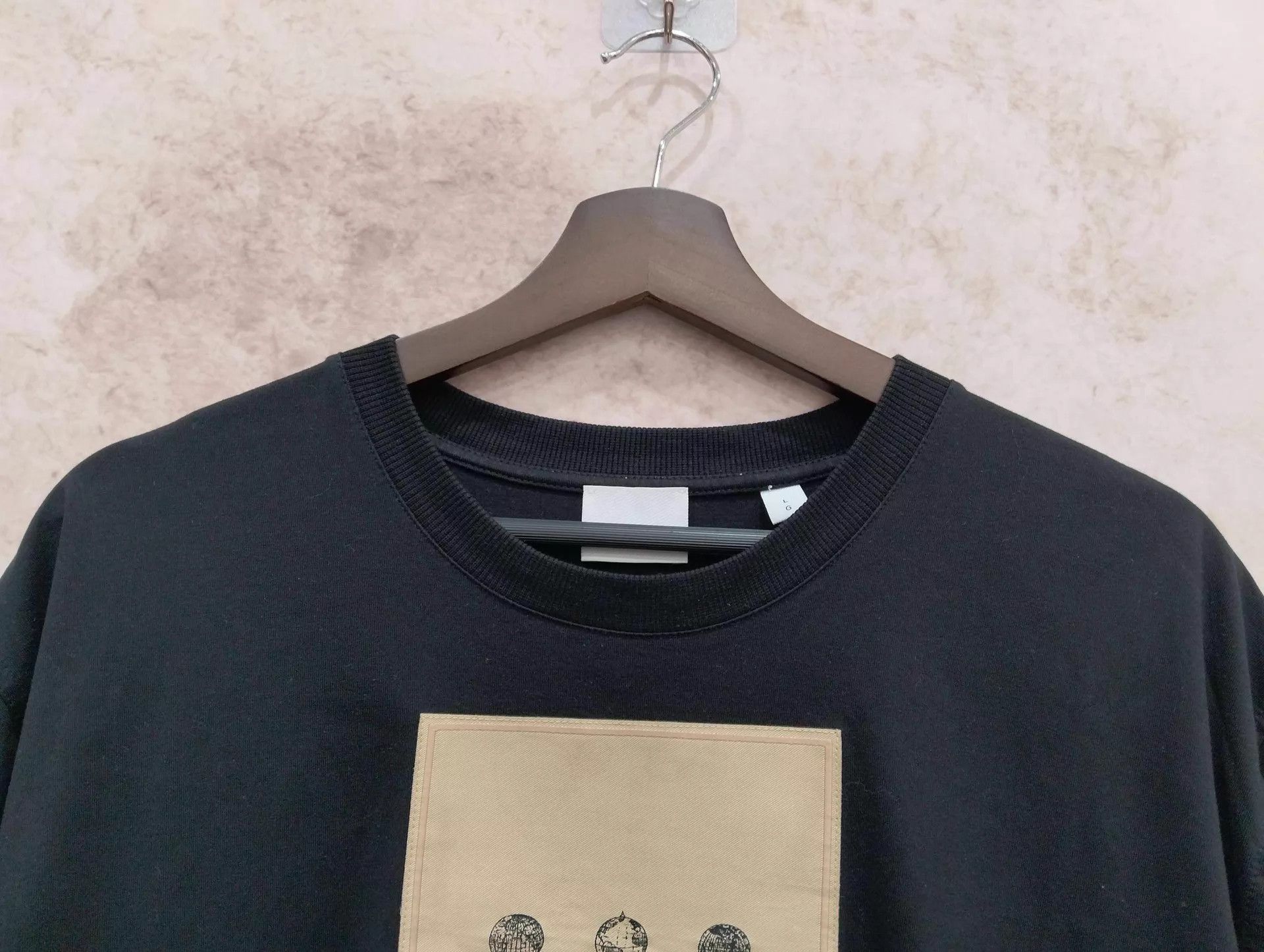 Burberry Burberry Label Patch Black Short Sleeve Tee L 95N Size US L / EU 52-54 / 3 - 3 Thumbnail