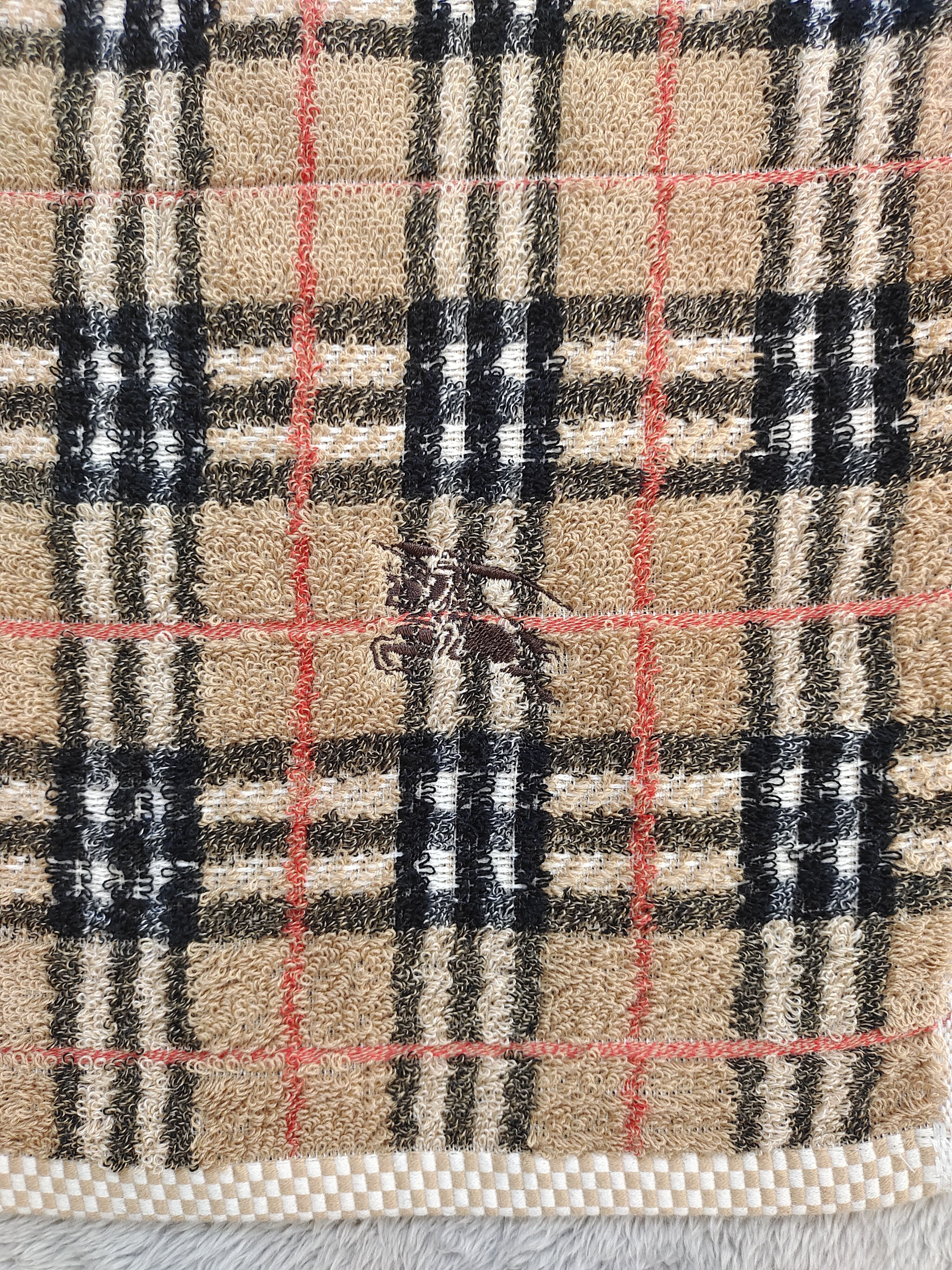 Burberry NEW OLD STOCK BURBERRY LONDON NOVA CHECK HAND TOWEL Size ONE SIZE - 8 Thumbnail