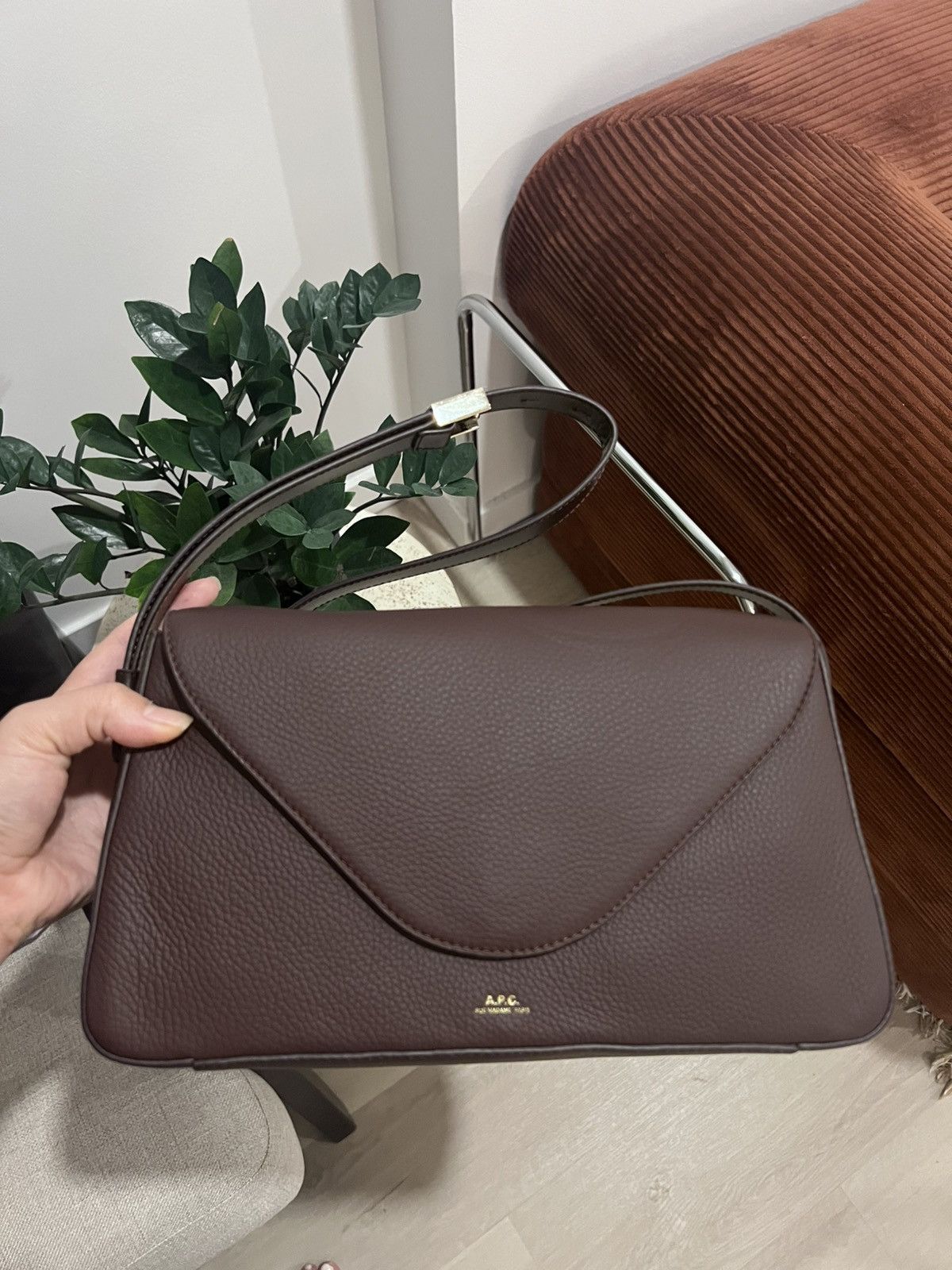 A.P.C. Daria Flap Bag in Burgundy Size ONE SIZE - 2 Thumbnail