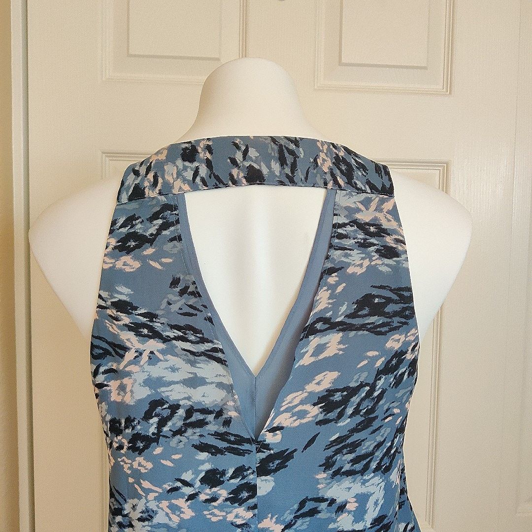 Banana Republic Banana Republic double V-neck sleeveless blouse sz S Size S / US 4 / IT 40 - 4 Thumbnail