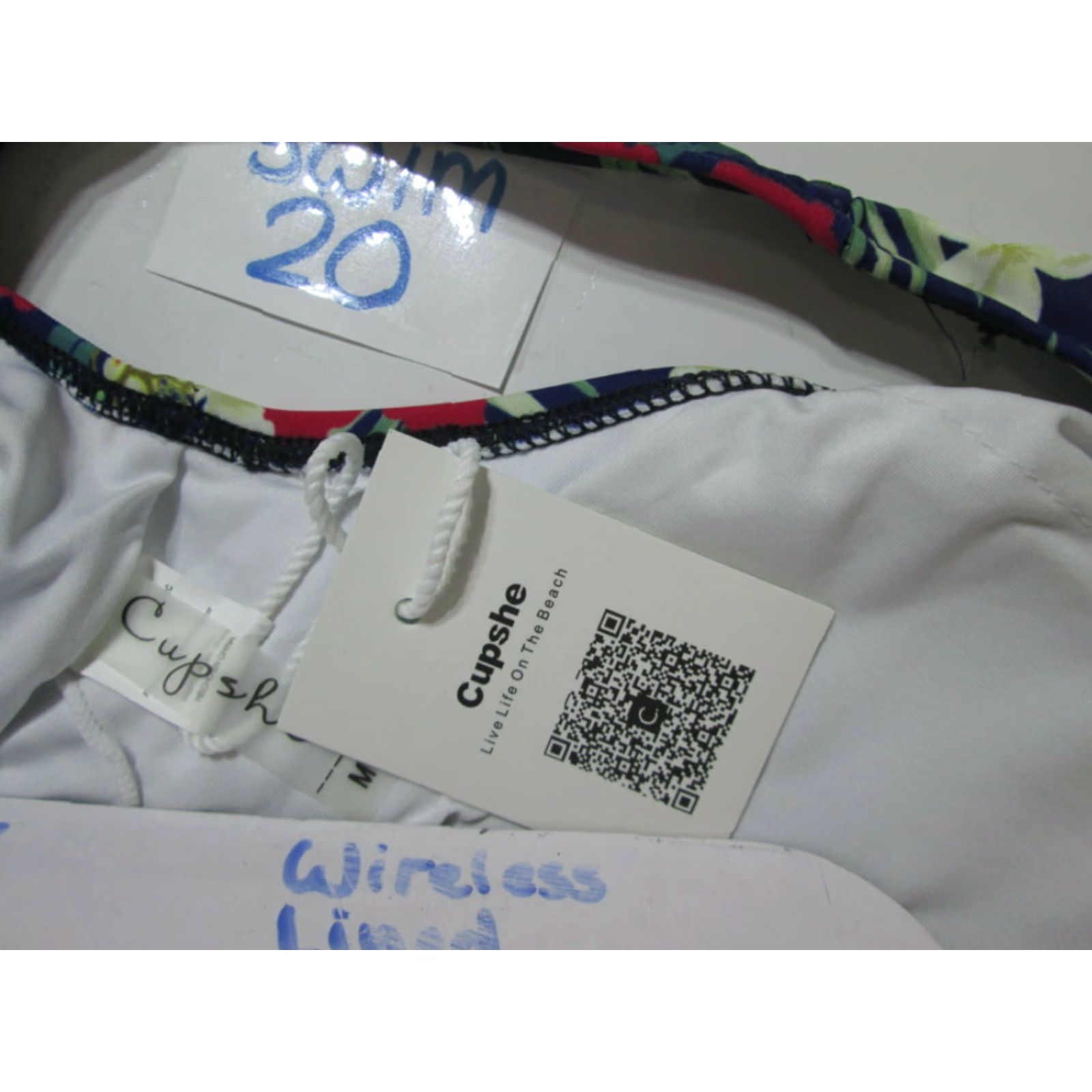 Vintage Cupshe Navy Floral One Piece Swimsuit M Lined Open Back Womens Size ONE SIZE - 6 Thumbnail