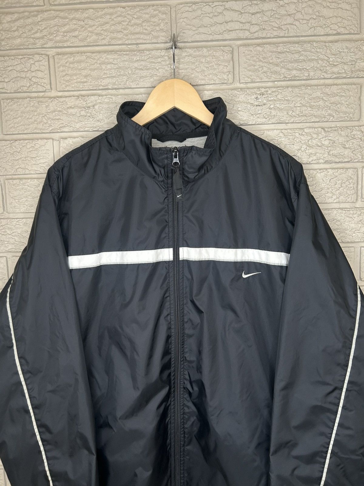 Nike Vintage Nike Mini Swoosh Black Windbreaker Zip Up Jacket Size US L / EU 52-54 / 3 - 3 Thumbnail