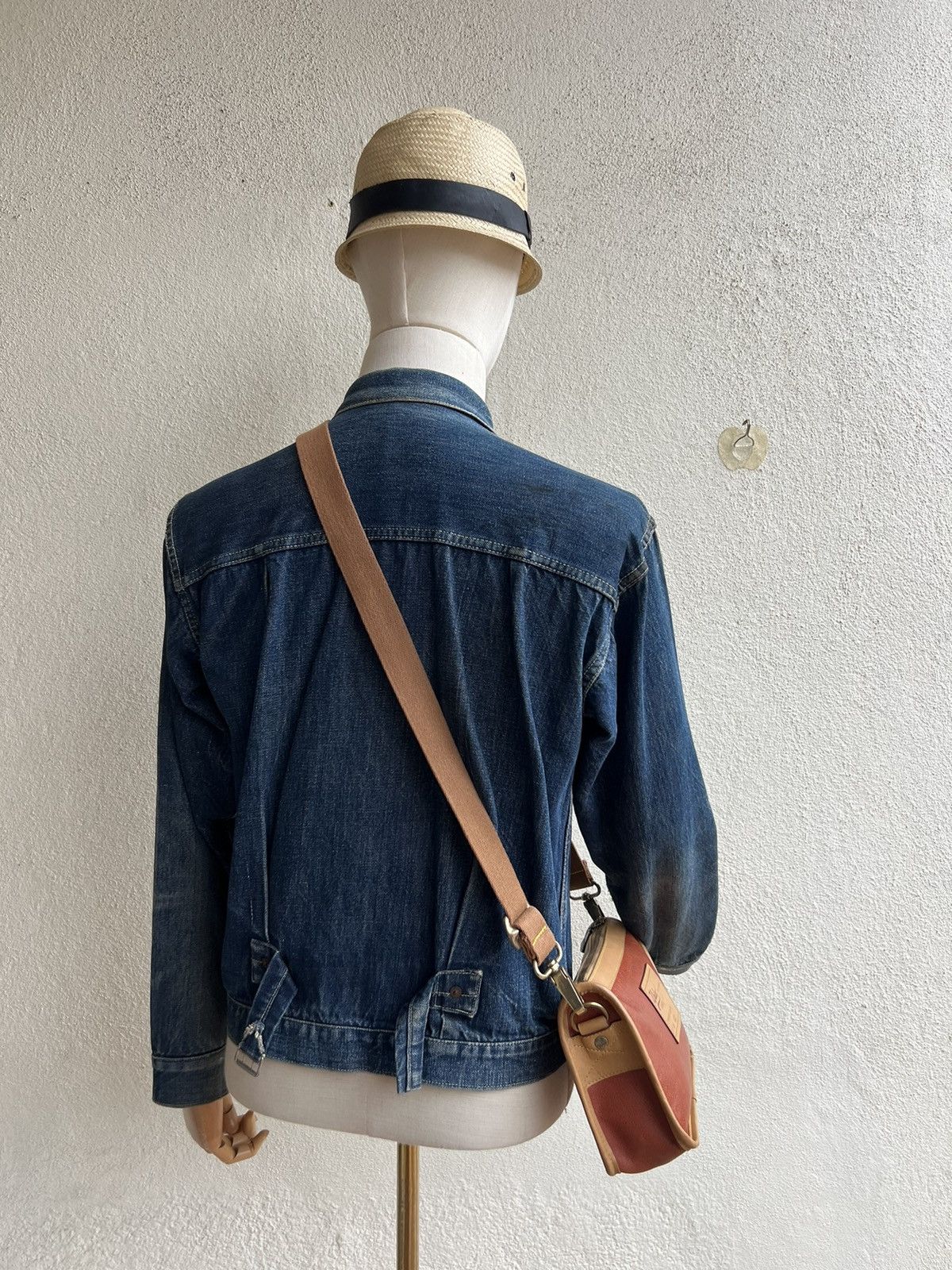 Leather Vintage 90s Upla Paris Scratches Patina Leather Sling Bag Size ONE SIZE - 3 Thumbnail