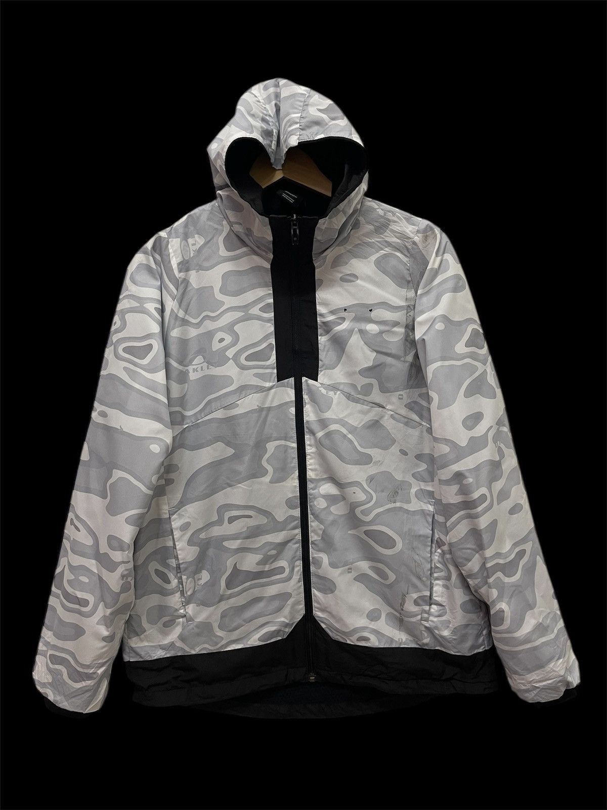 Oakley 90’s OAKLEY WHITE CAMOUFLAGE WINDBREAKER Size US L / EU 52-54 / 3 - 1 Thumbnail